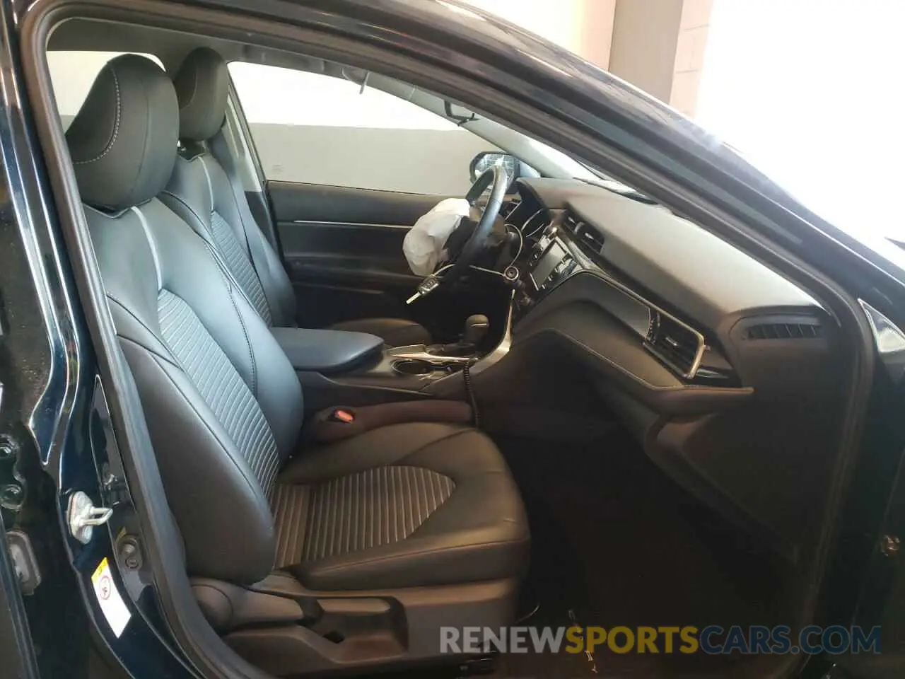 5 fotografías del automóvil dañado 4T1B11HK5KU751975 TOYOTA CAMRY 2019