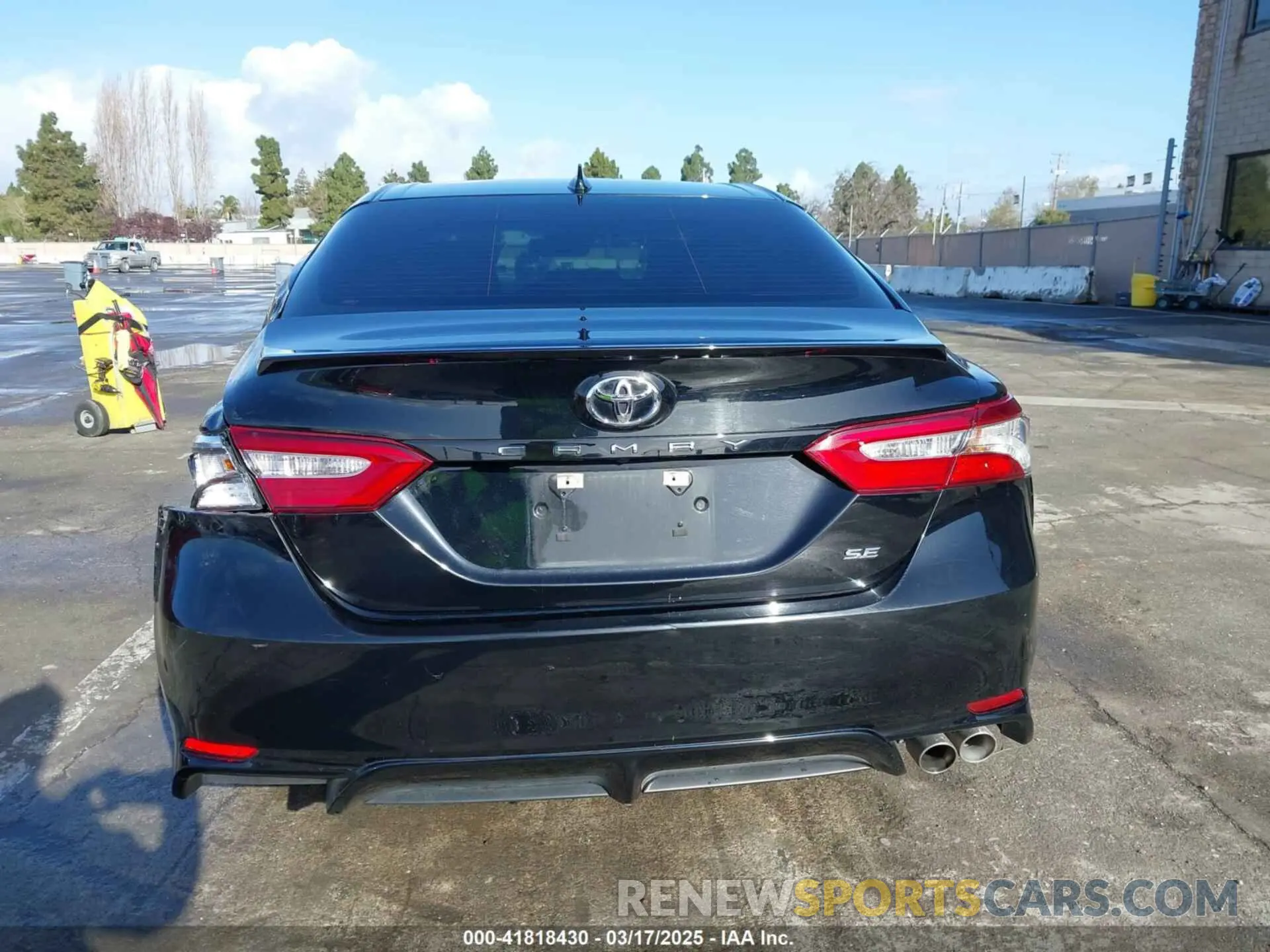 16 fotografías del automóvil dañado 4T1B11HK5KU752057 TOYOTA CAMRY 2019