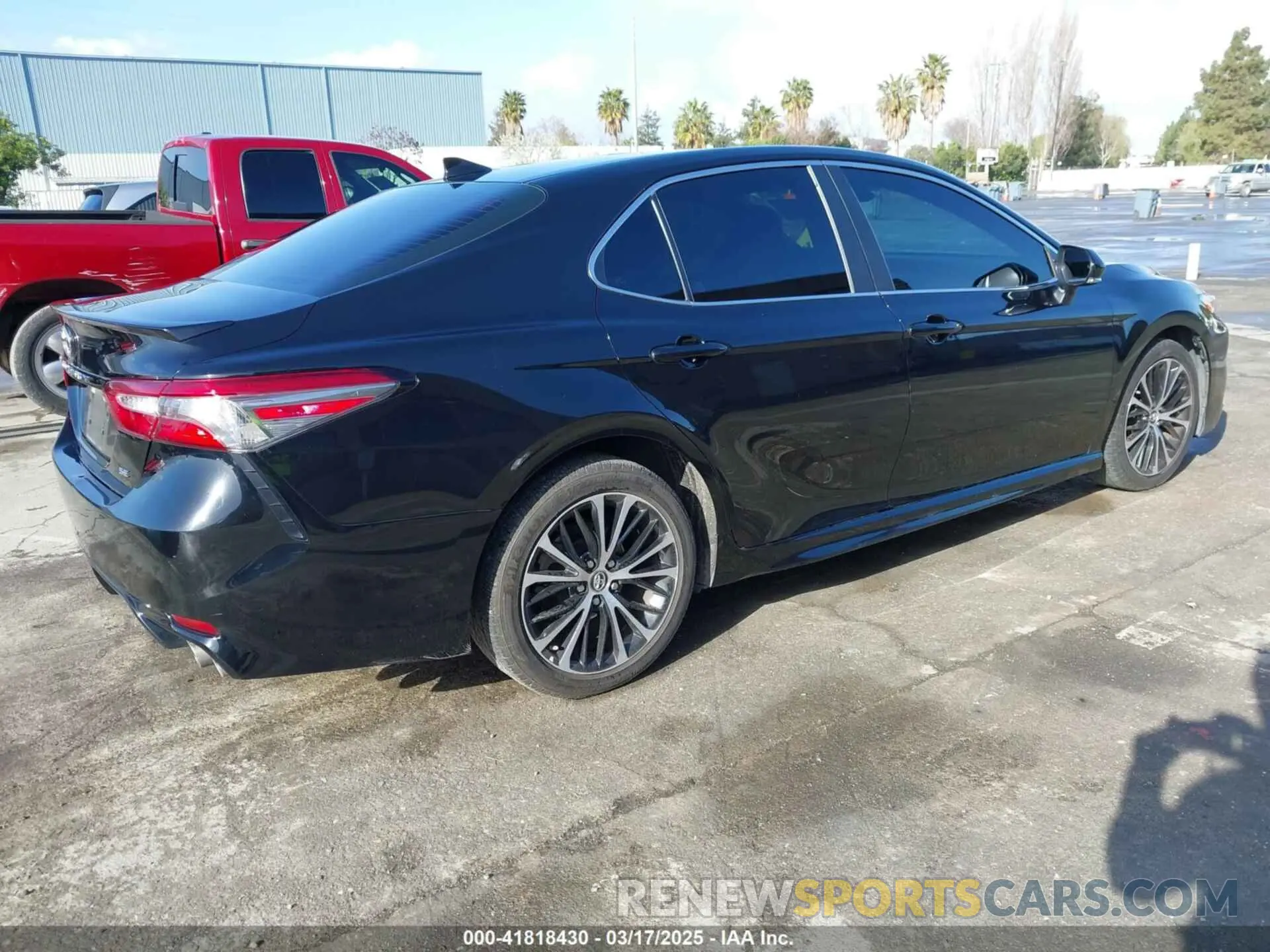 4 fotografías del automóvil dañado 4T1B11HK5KU752057 TOYOTA CAMRY 2019