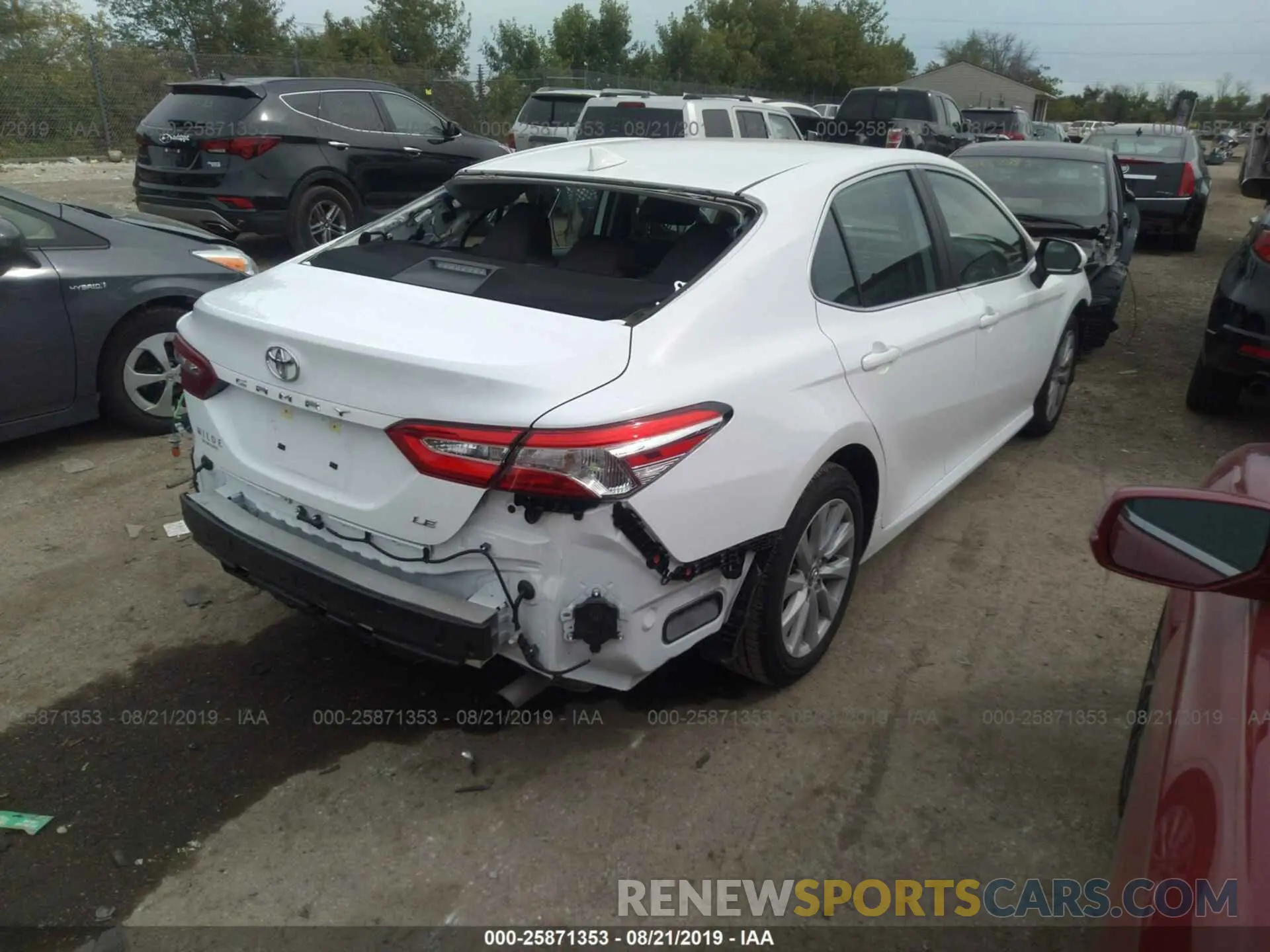 4 fotografías del automóvil dañado 4T1B11HK5KU752575 TOYOTA CAMRY 2019