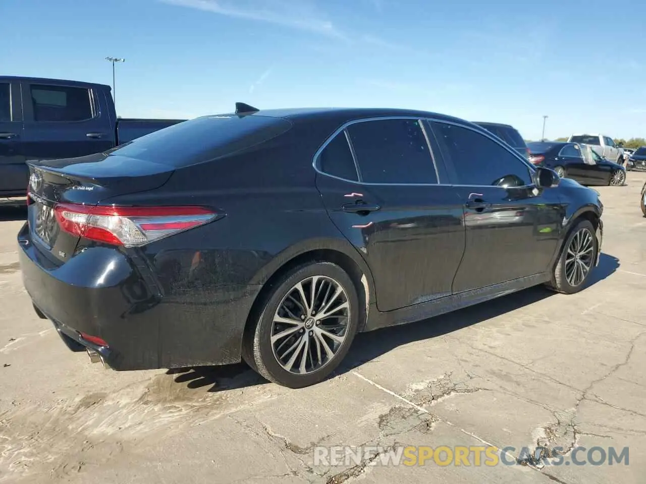 3 fotografías del automóvil dañado 4T1B11HK5KU769876 TOYOTA CAMRY 2019