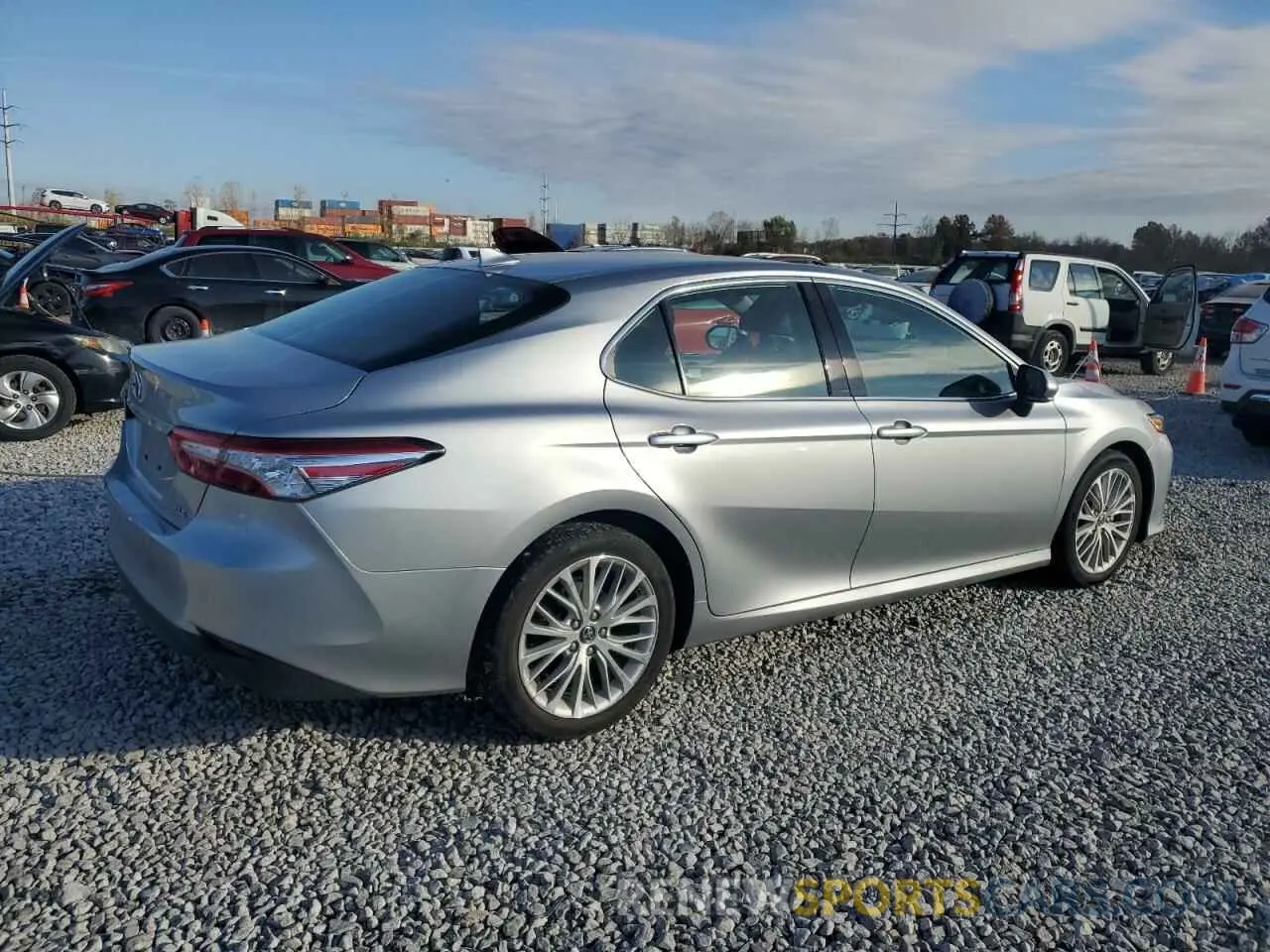 3 fotografías del automóvil dañado 4T1B11HK5KU776262 TOYOTA CAMRY 2019