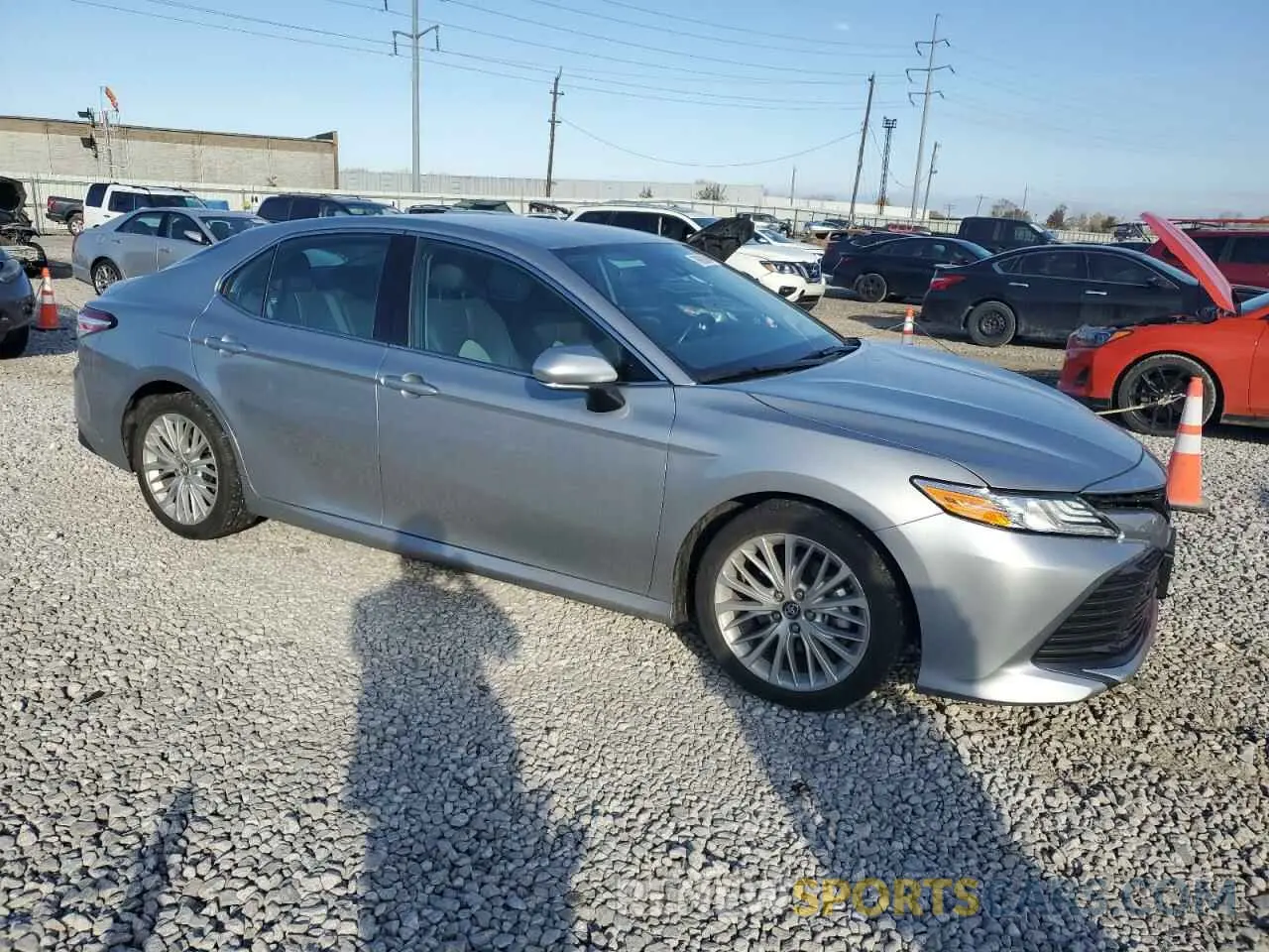4 fotografías del automóvil dañado 4T1B11HK5KU776262 TOYOTA CAMRY 2019