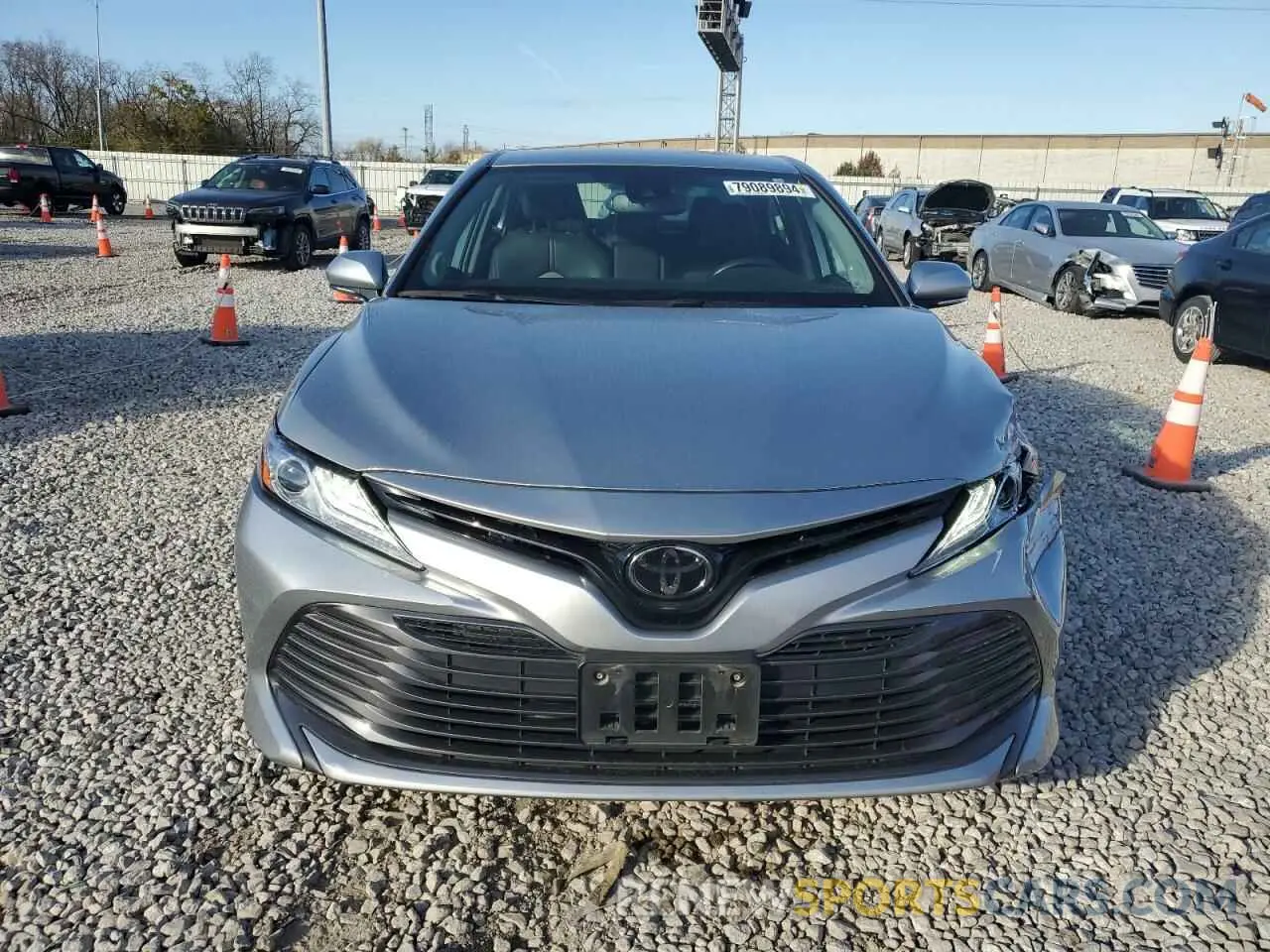 5 fotografías del automóvil dañado 4T1B11HK5KU776262 TOYOTA CAMRY 2019