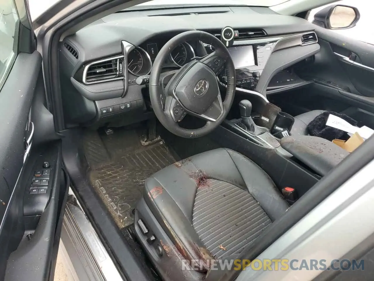 8 fotografías del automóvil dañado 4T1B11HK5KU780019 TOYOTA CAMRY 2019