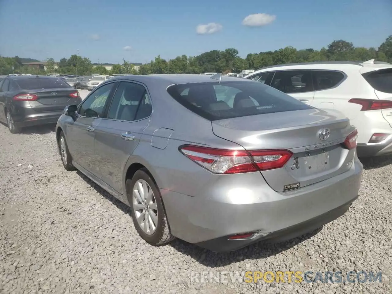 3 fotografías del automóvil dañado 4T1B11HK5KU795894 TOYOTA CAMRY 2019