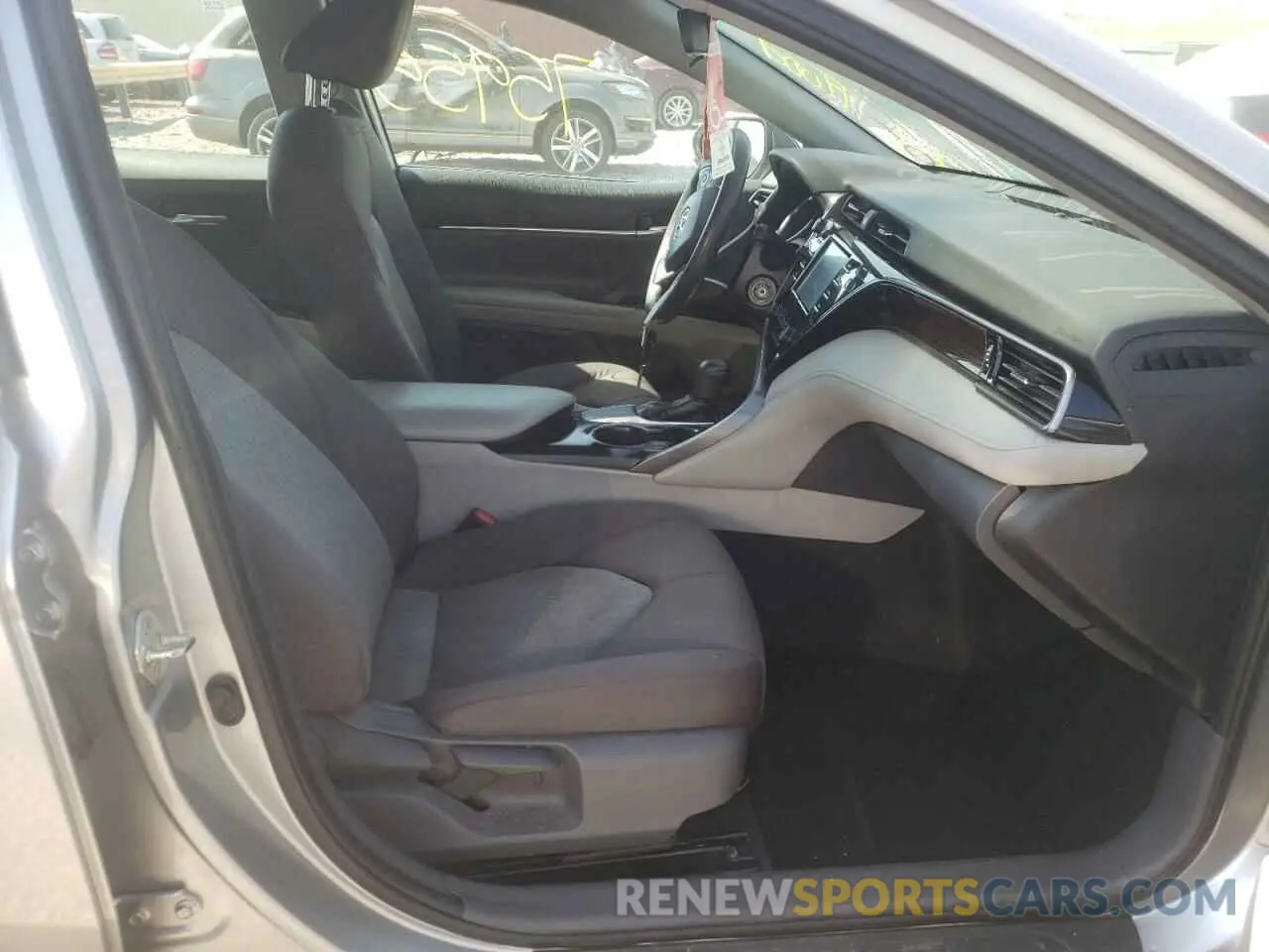 5 fotografías del automóvil dañado 4T1B11HK5KU795894 TOYOTA CAMRY 2019