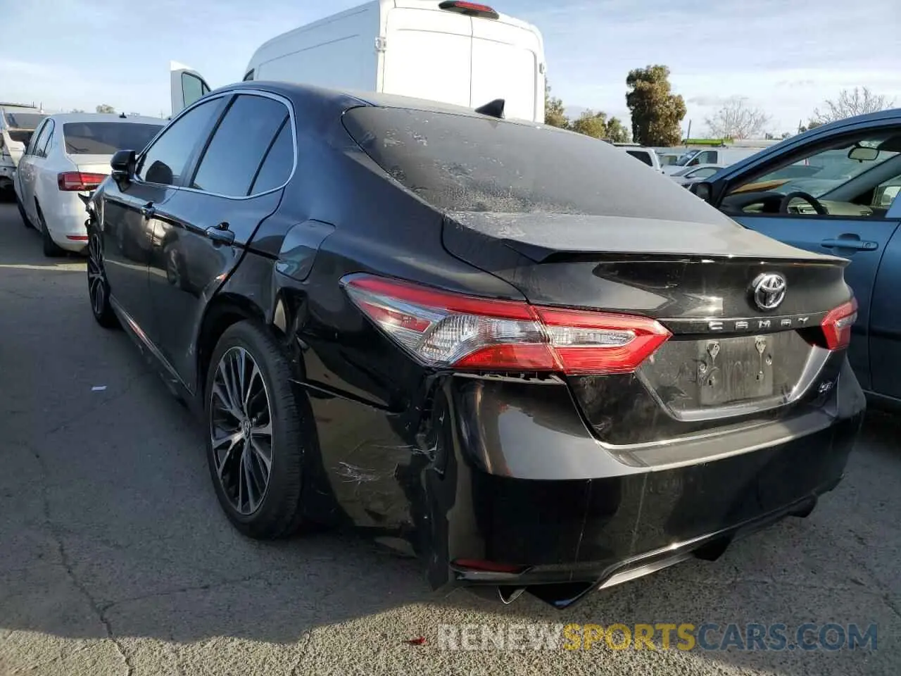2 fotografías del automóvil dañado 4T1B11HK5KU796186 TOYOTA CAMRY 2019