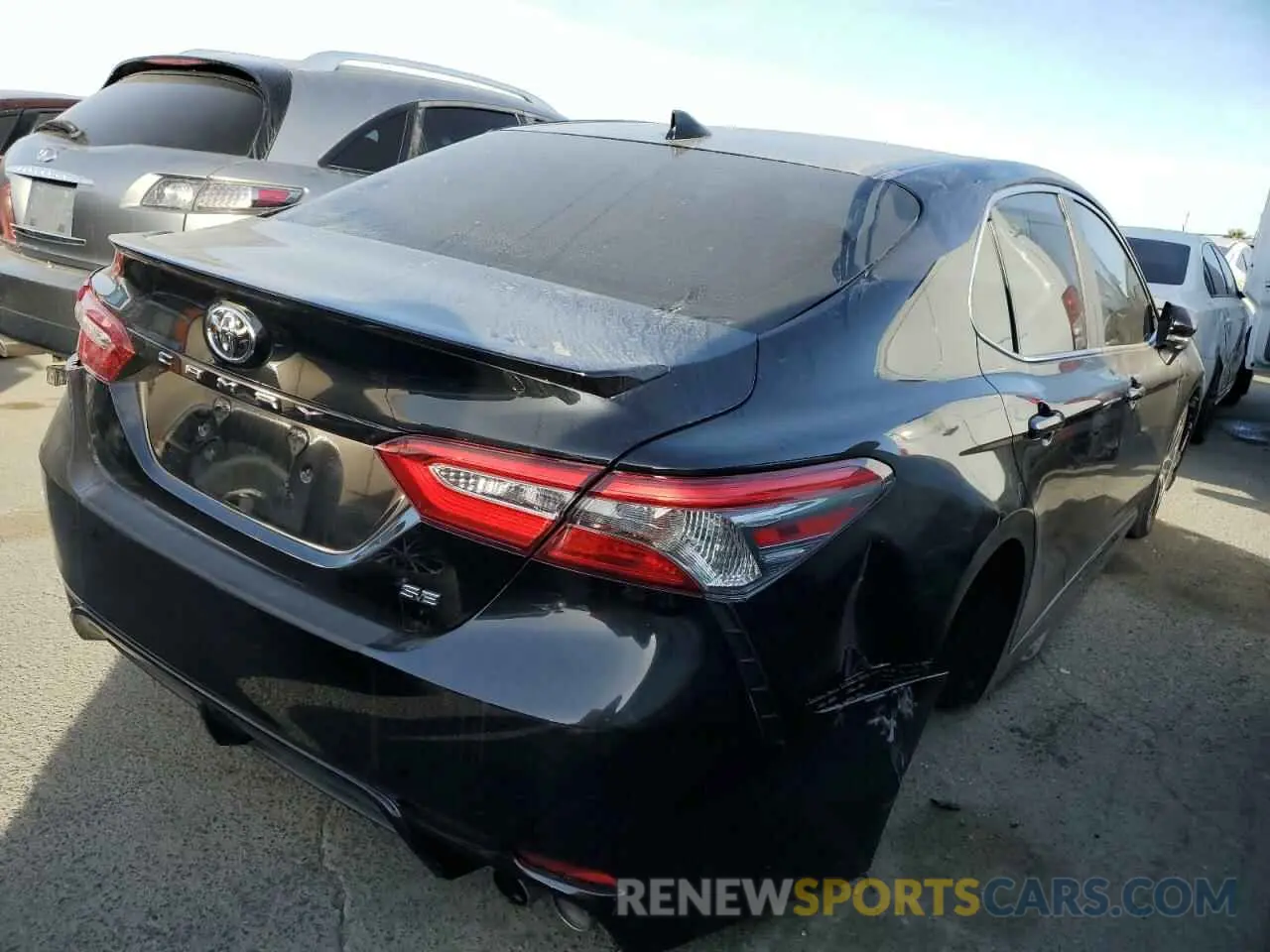 3 fotografías del automóvil dañado 4T1B11HK5KU796186 TOYOTA CAMRY 2019