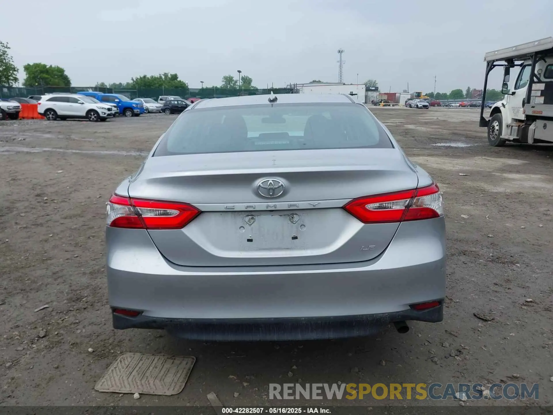 15 fotografías del automóvil dañado 4T1B11HK5KU813553 TOYOTA CAMRY 2019