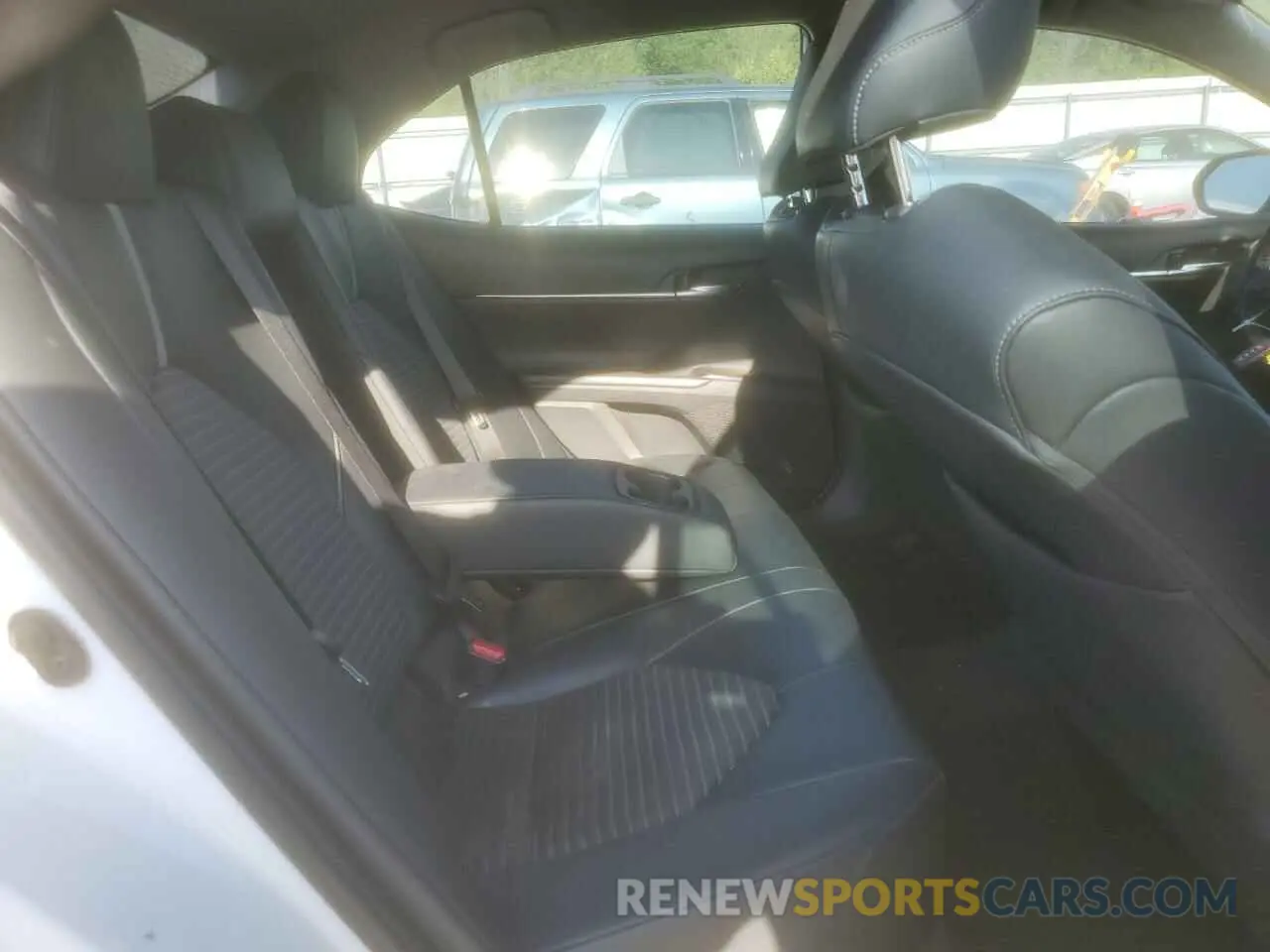 10 fotografías del automóvil dañado 4T1B11HK5KU815013 TOYOTA CAMRY 2019