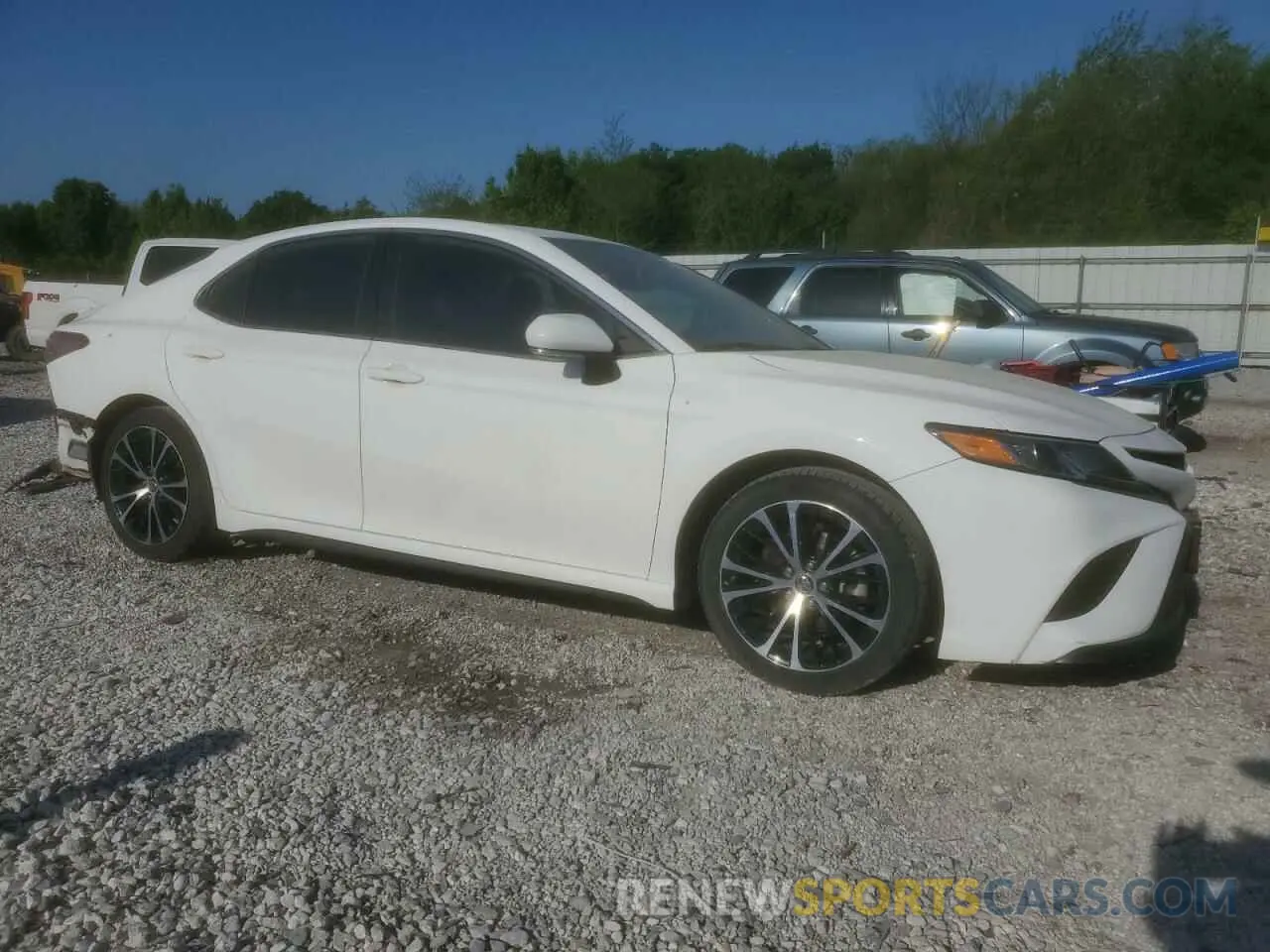 4 fotografías del automóvil dañado 4T1B11HK5KU815013 TOYOTA CAMRY 2019