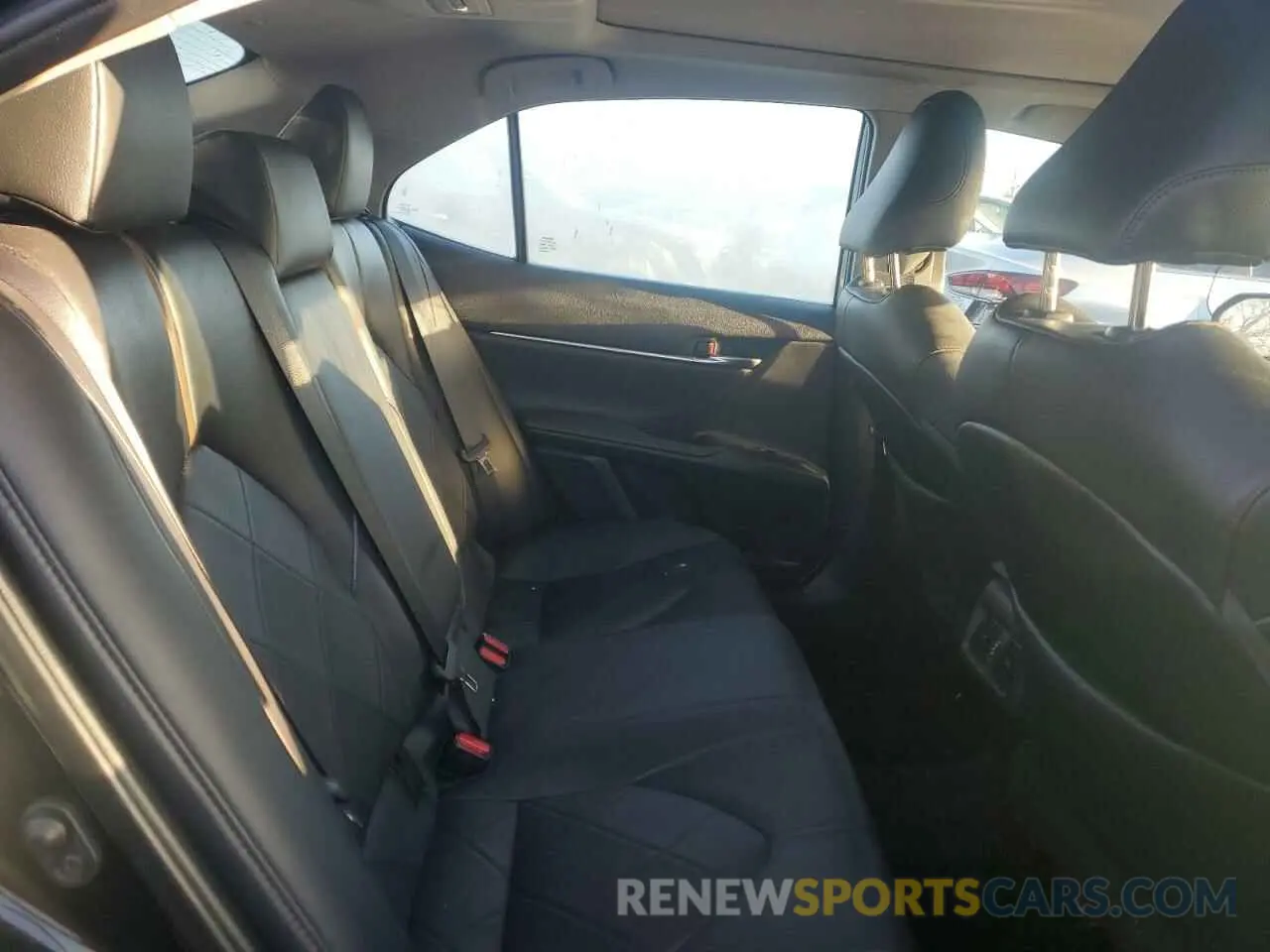 10 fotografías del automóvil dañado 4T1B11HK5KU835536 TOYOTA CAMRY 2019