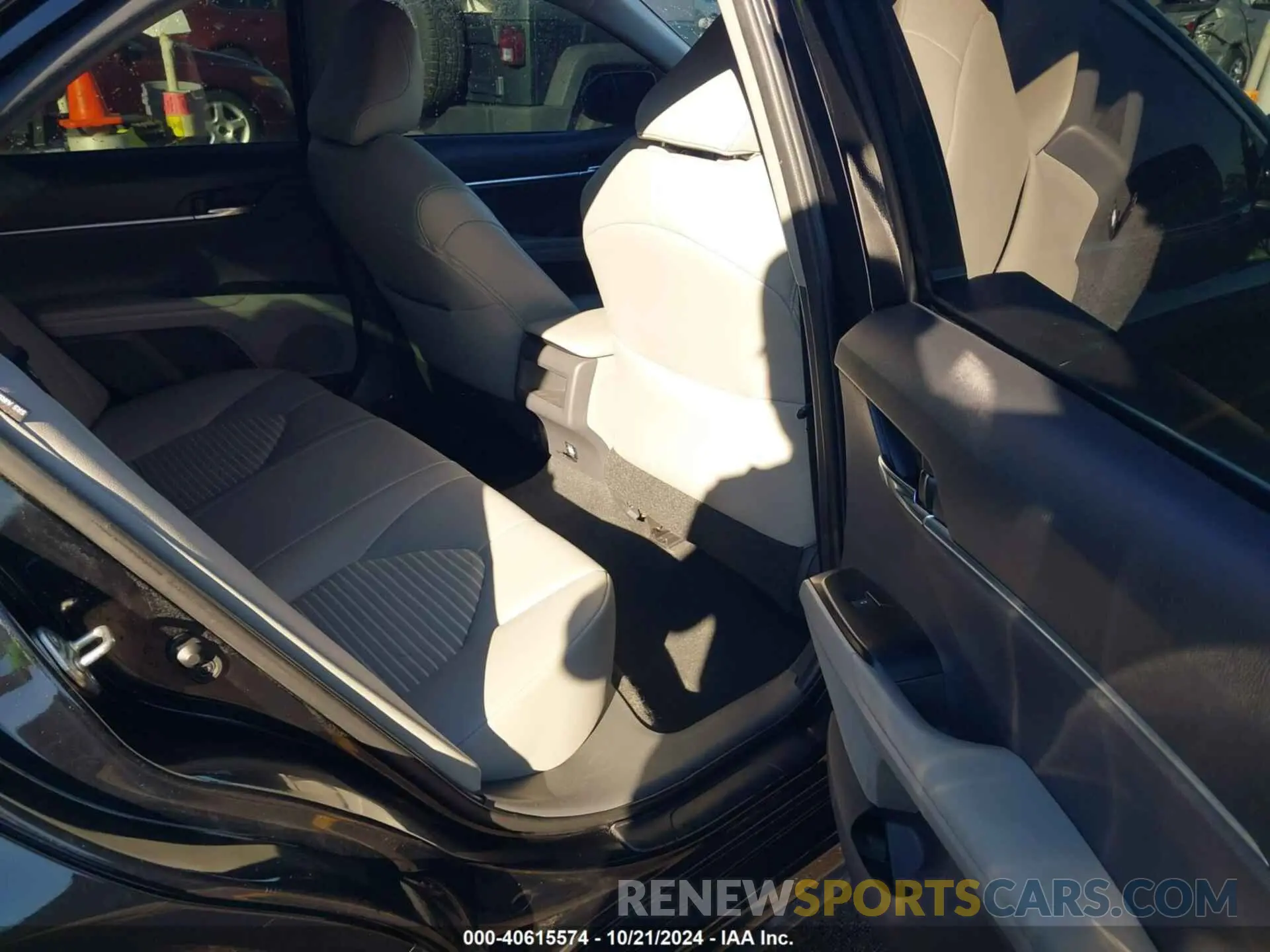 8 fotografías del automóvil dañado 4T1B11HK5KU845743 TOYOTA CAMRY 2019