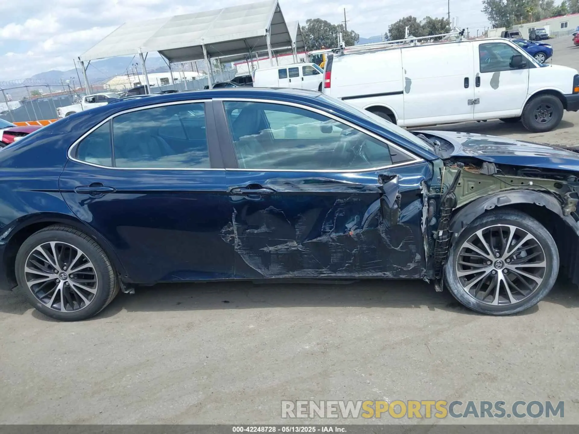 14 fotografías del automóvil dañado 4T1B11HK5KU852174 TOYOTA CAMRY 2019