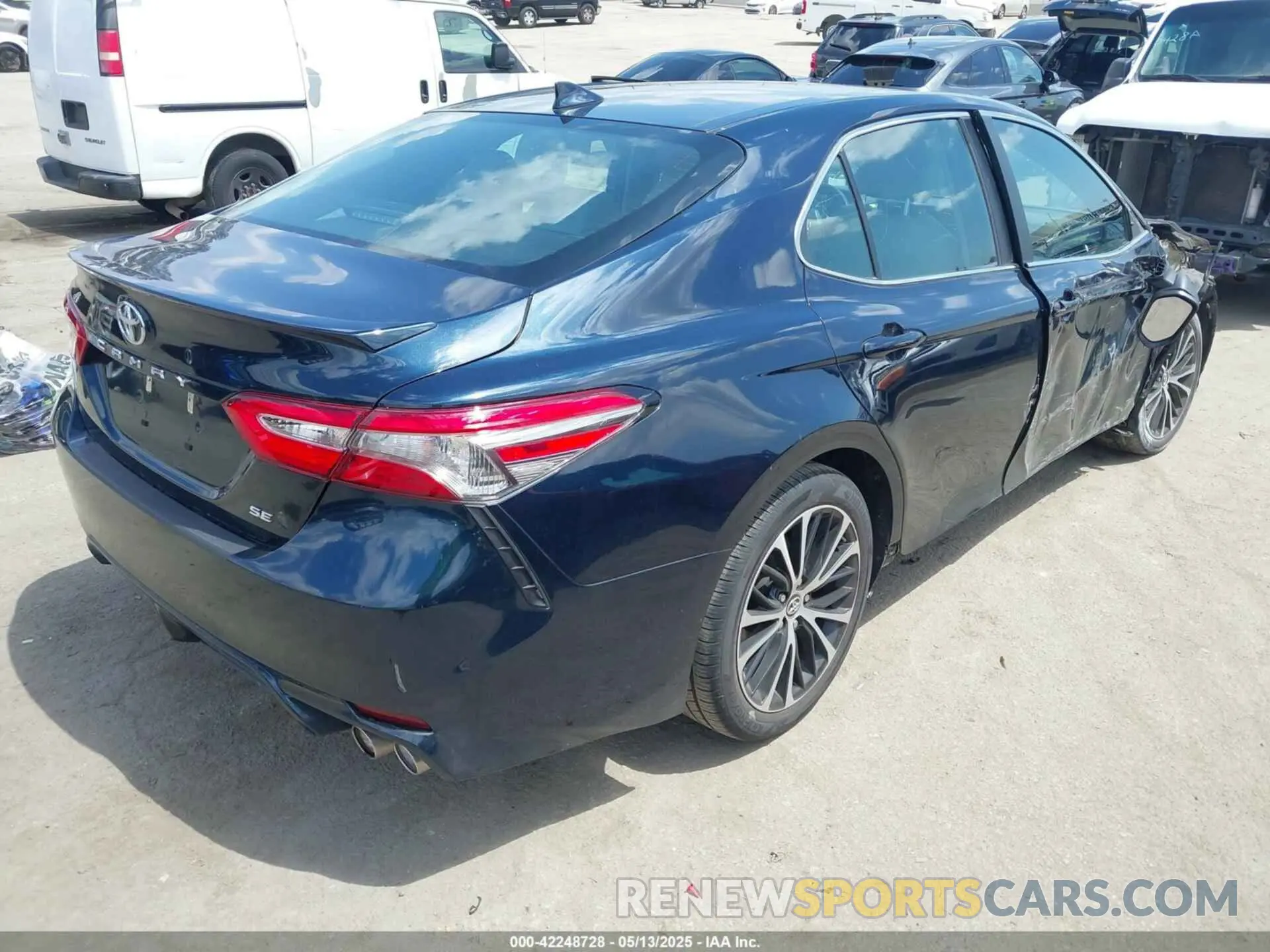 4 fotografías del automóvil dañado 4T1B11HK5KU852174 TOYOTA CAMRY 2019