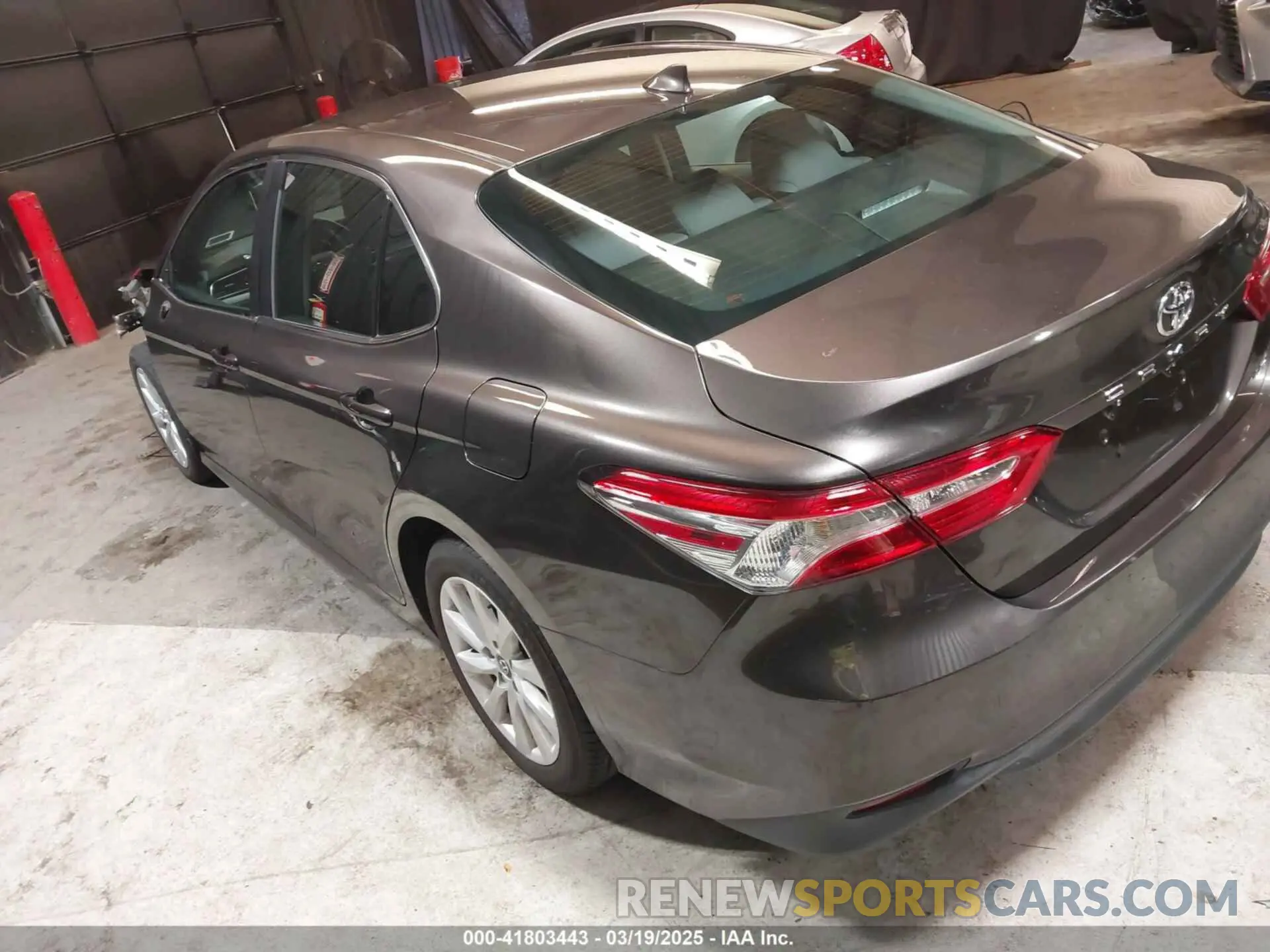 3 fotografías del automóvil dañado 4T1B11HK5KU852482 TOYOTA CAMRY 2019