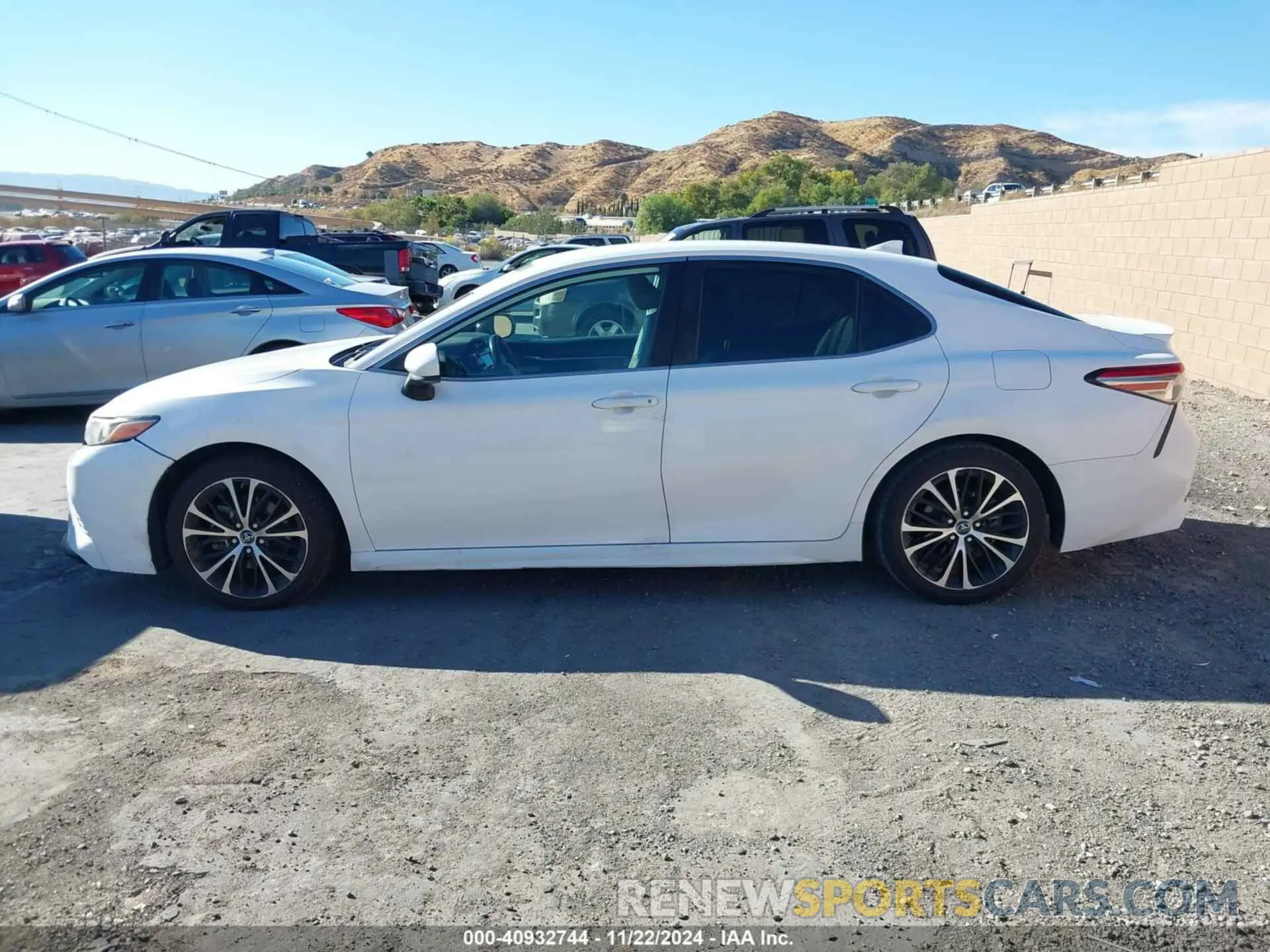 14 fotografías del automóvil dañado 4T1B11HK6KU161249 TOYOTA CAMRY 2019