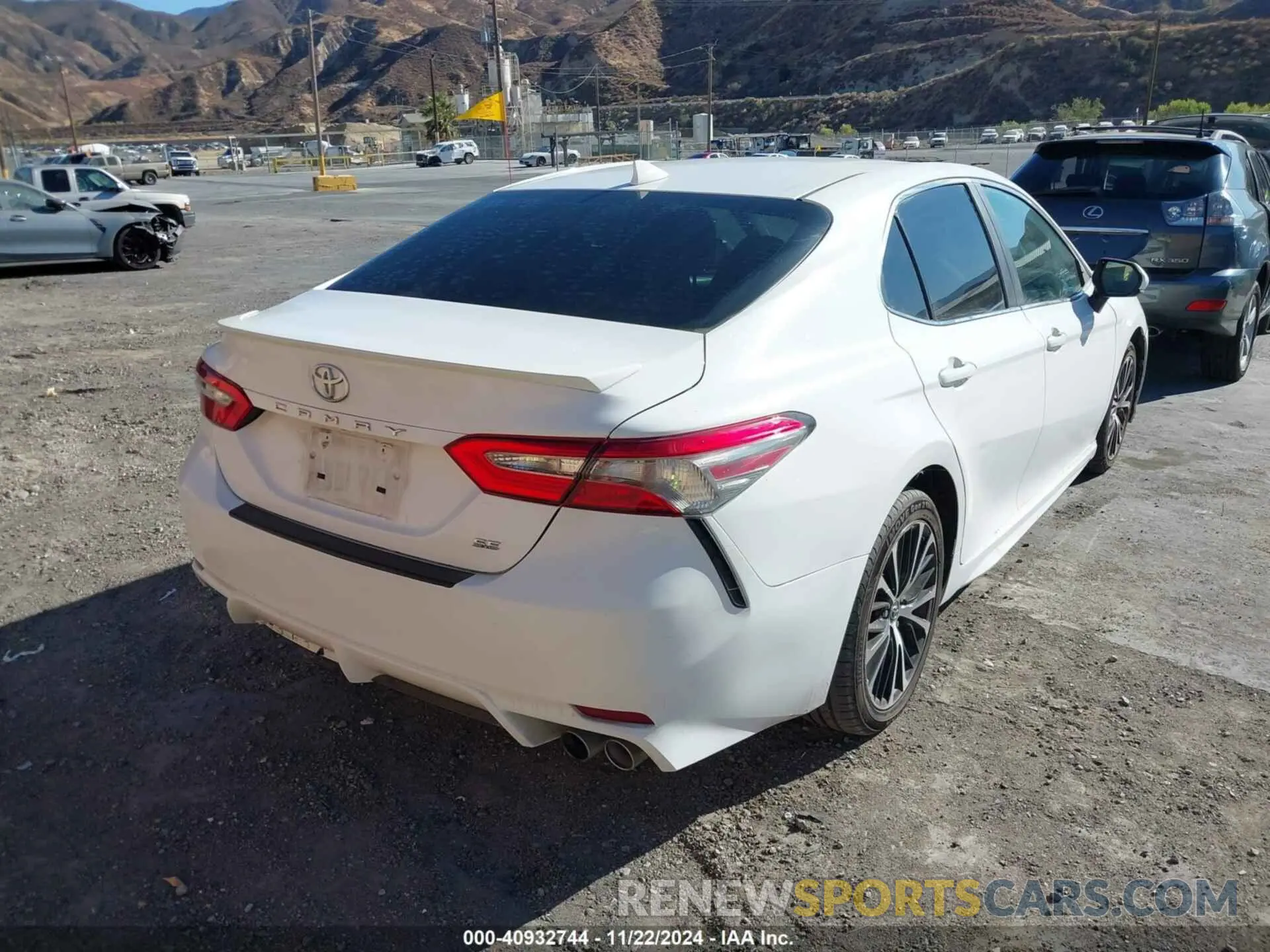 4 fotografías del automóvil dañado 4T1B11HK6KU161249 TOYOTA CAMRY 2019