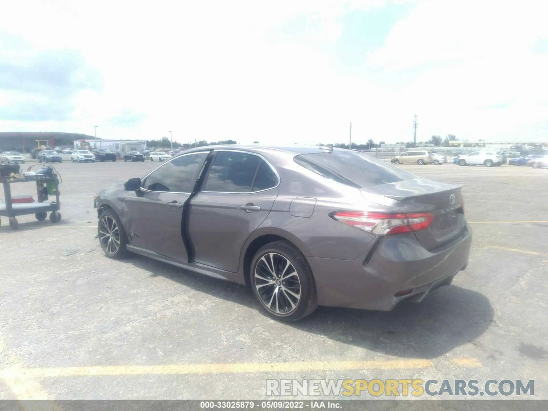 3 fotografías del automóvil dañado 4T1B11HK6KU162238 TOYOTA CAMRY 2019