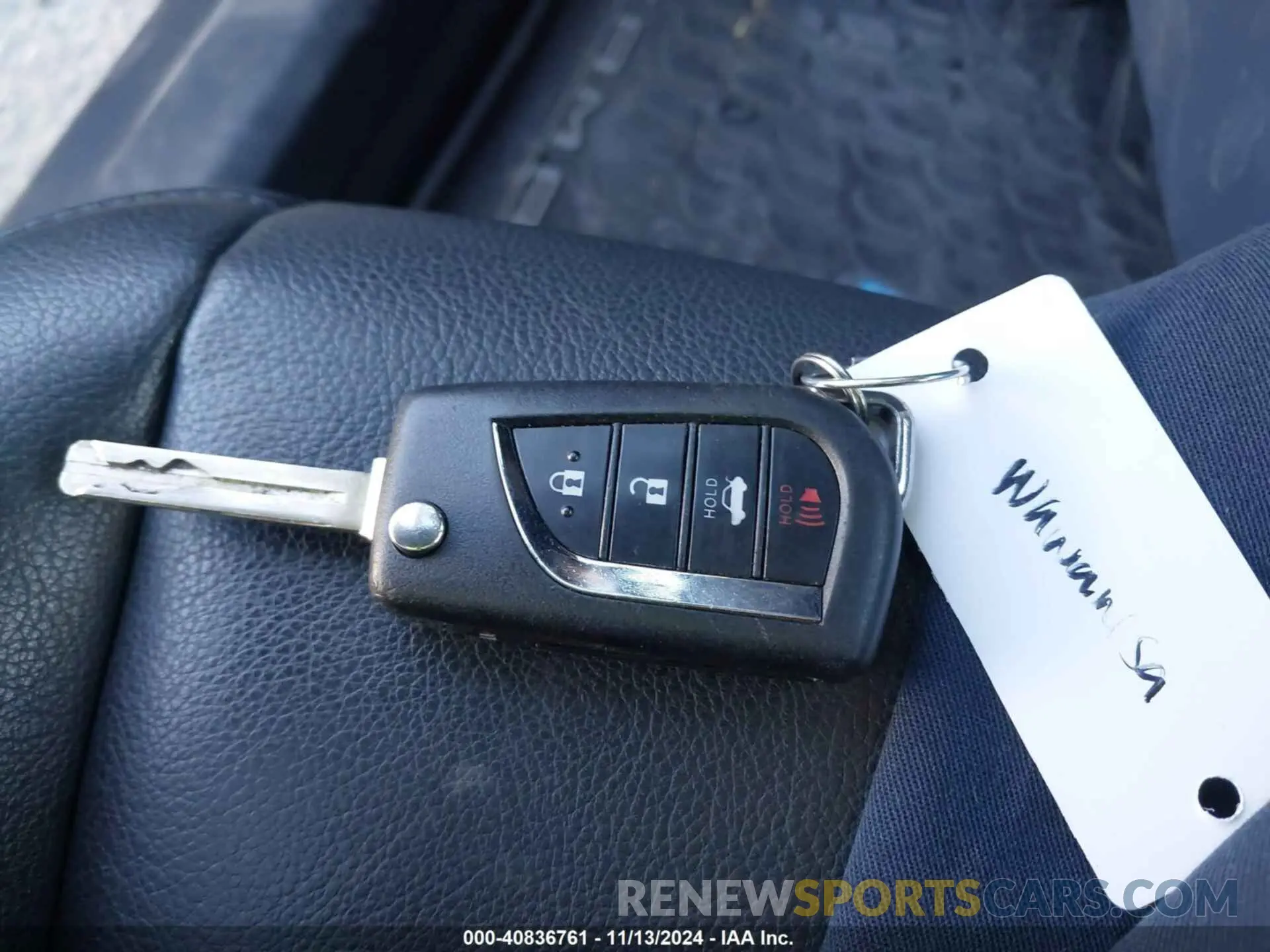11 fotografías del automóvil dañado 4T1B11HK6KU164958 TOYOTA CAMRY 2019