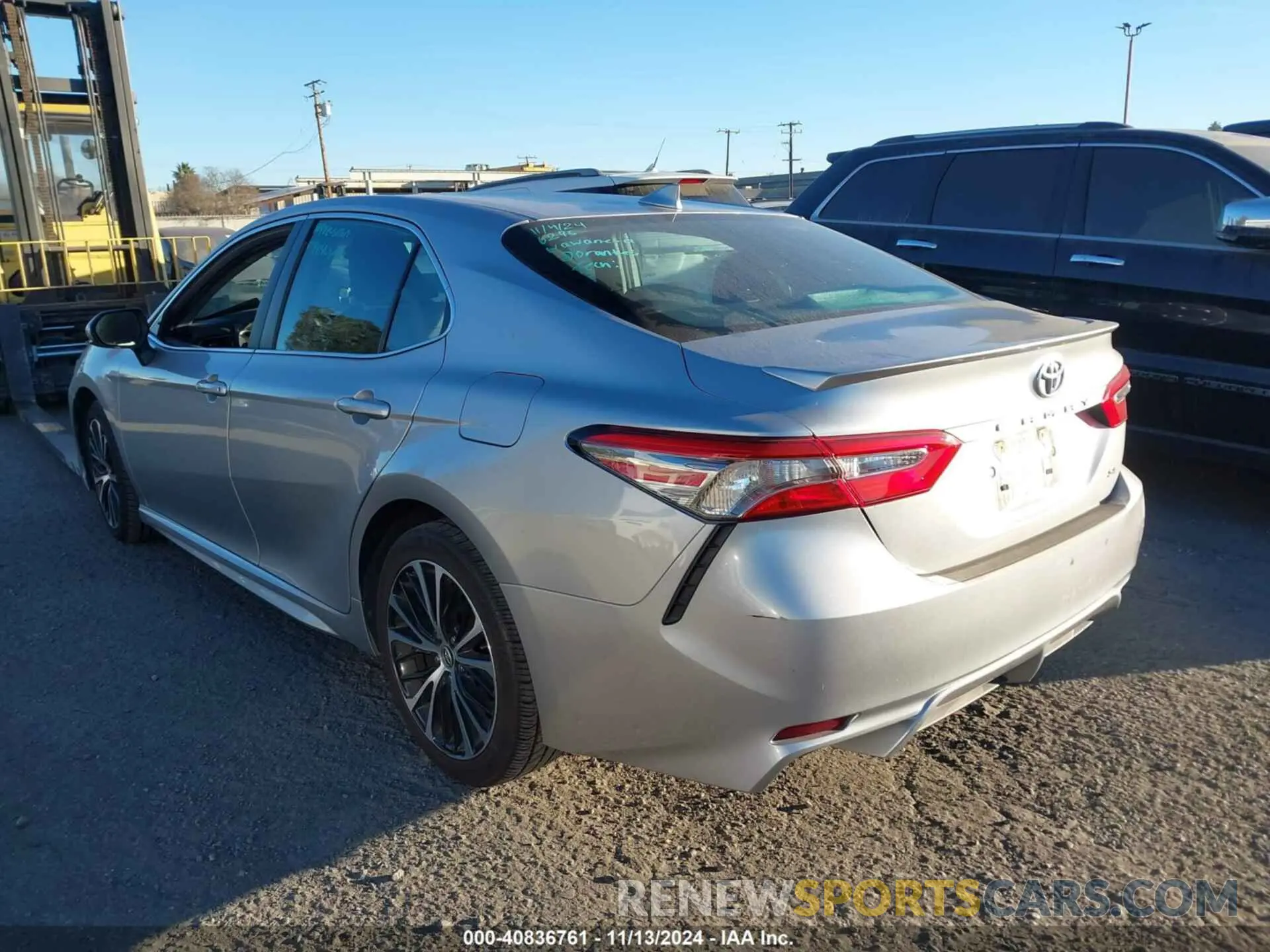 3 fotografías del automóvil dañado 4T1B11HK6KU164958 TOYOTA CAMRY 2019