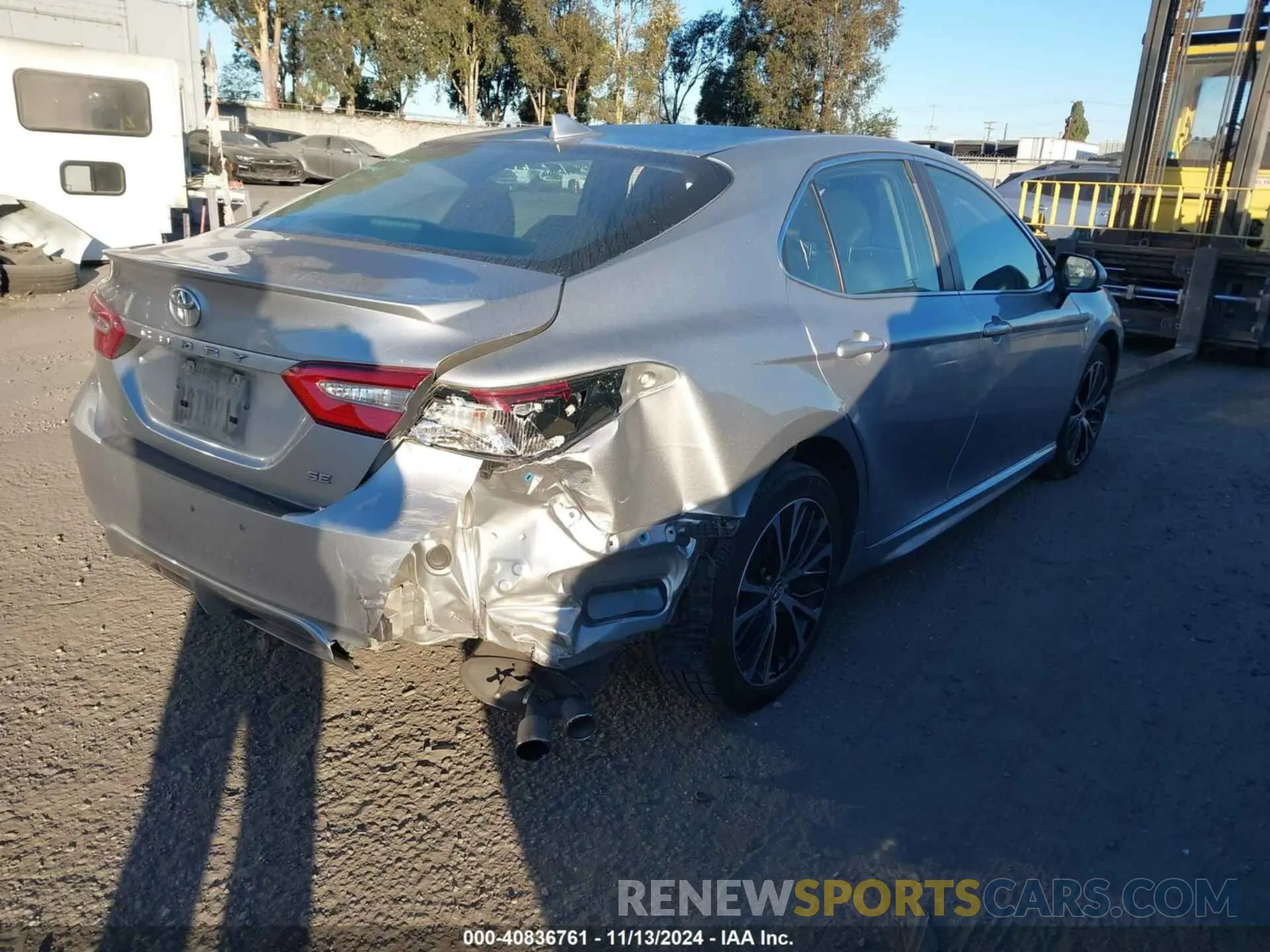 4 fotografías del automóvil dañado 4T1B11HK6KU164958 TOYOTA CAMRY 2019