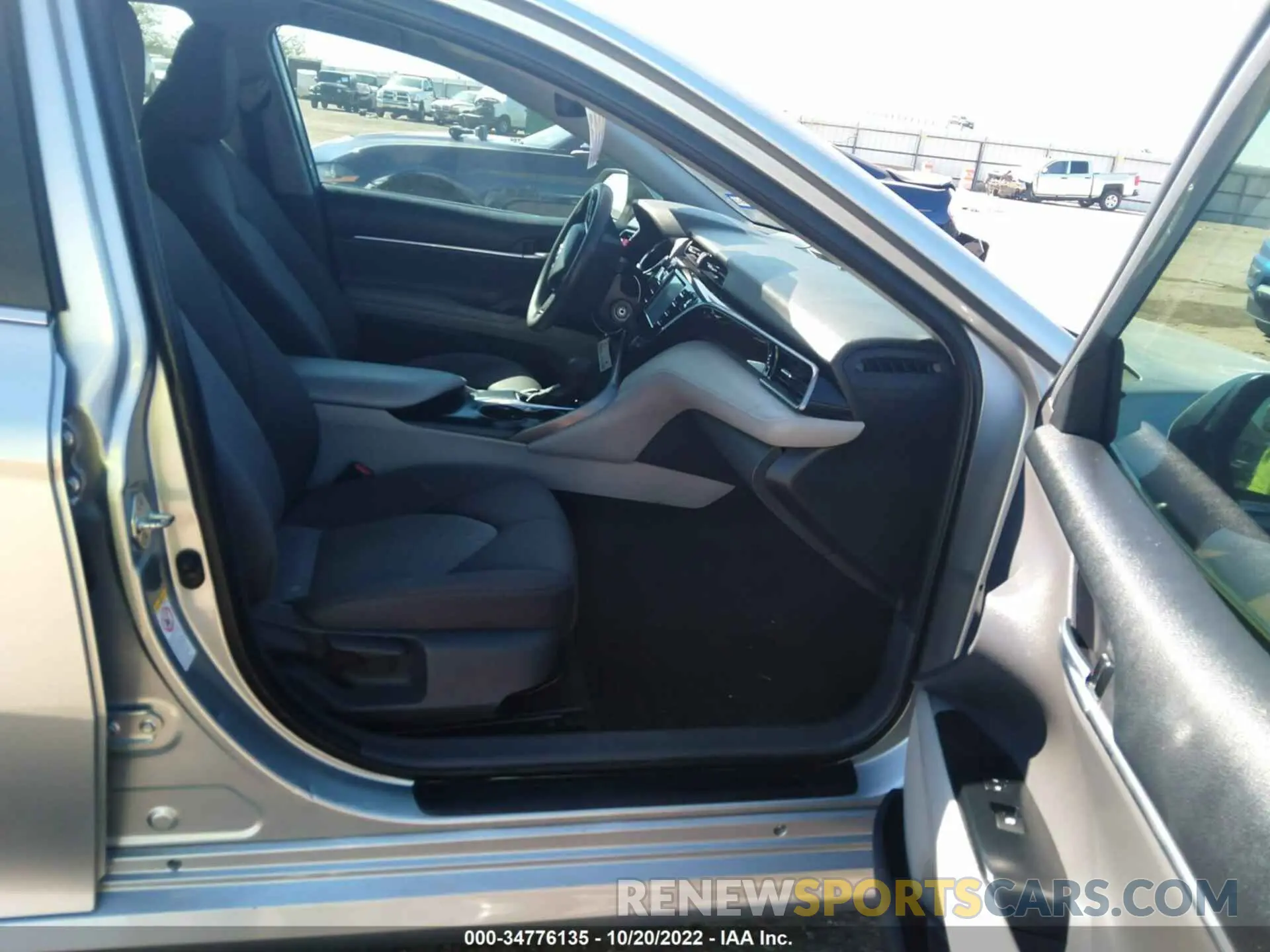 5 fotografías del automóvil dañado 4T1B11HK6KU167634 TOYOTA CAMRY 2019