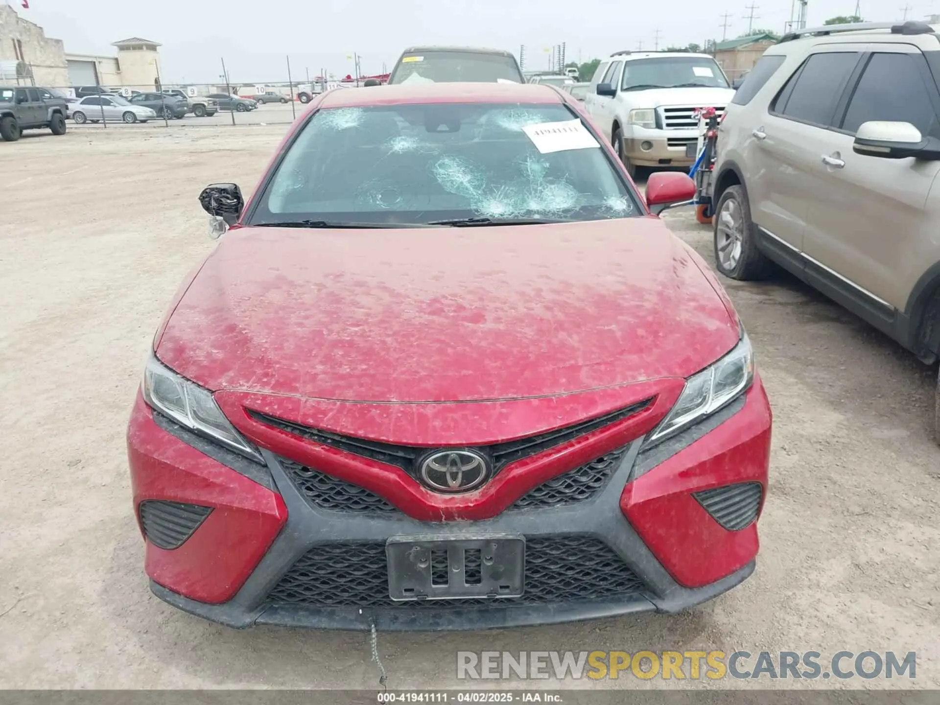 12 fotografías del automóvil dañado 4T1B11HK6KU169187 TOYOTA CAMRY 2019