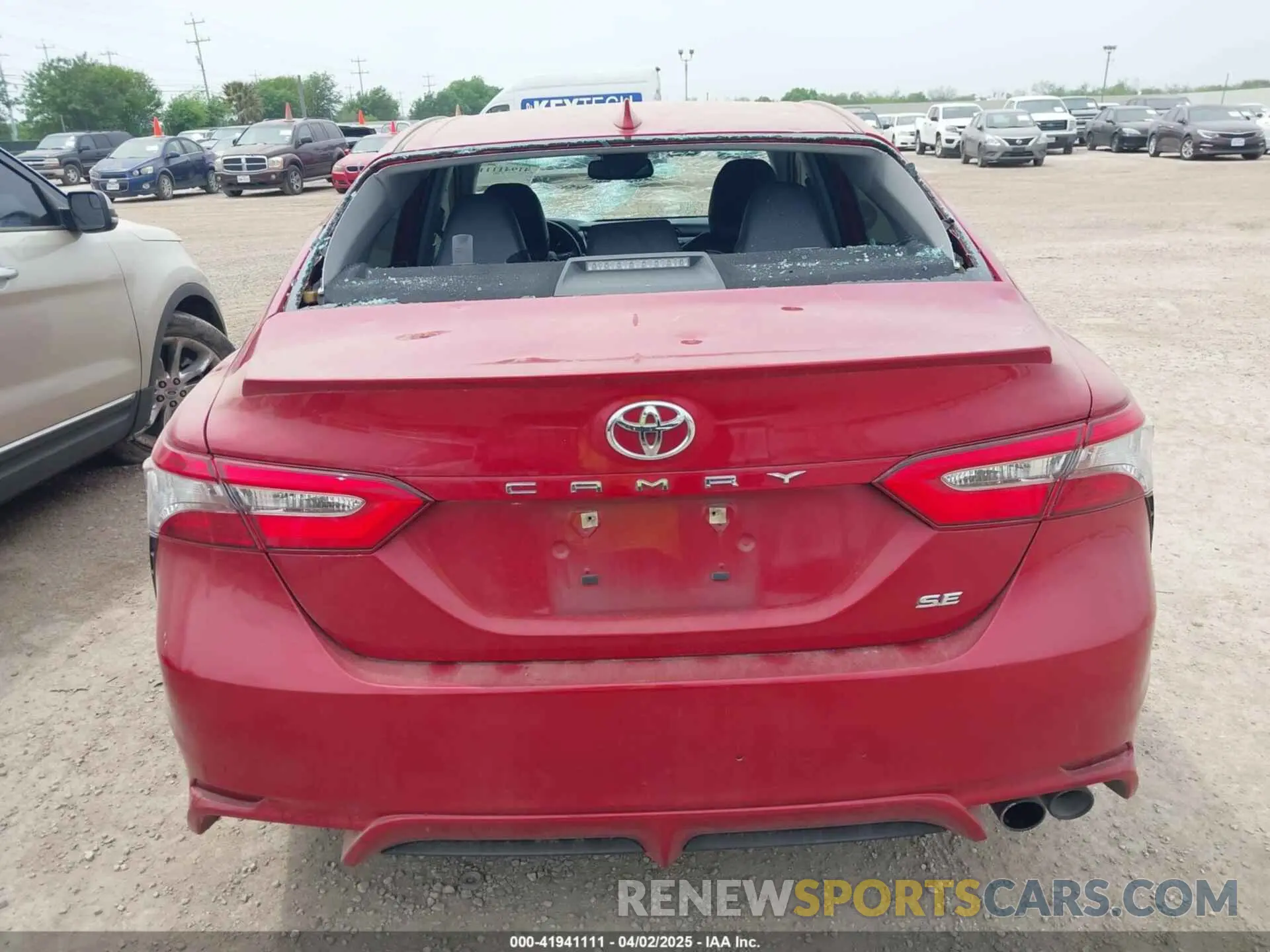 16 fotografías del automóvil dañado 4T1B11HK6KU169187 TOYOTA CAMRY 2019