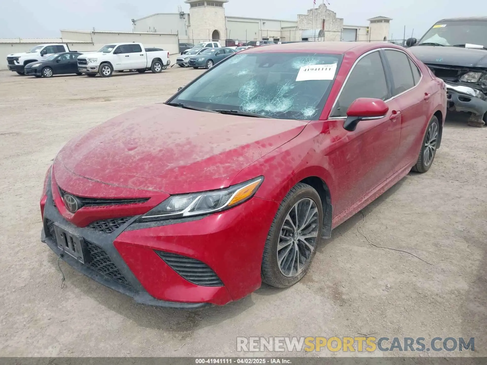 2 fotografías del automóvil dañado 4T1B11HK6KU169187 TOYOTA CAMRY 2019