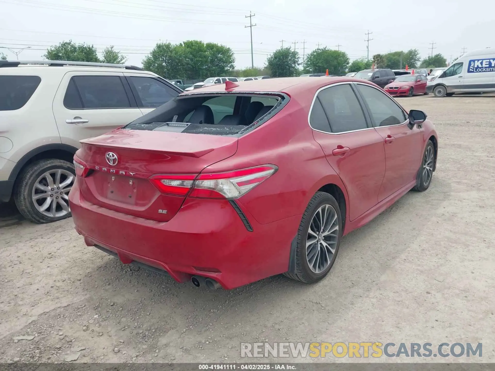 4 fotografías del automóvil dañado 4T1B11HK6KU169187 TOYOTA CAMRY 2019