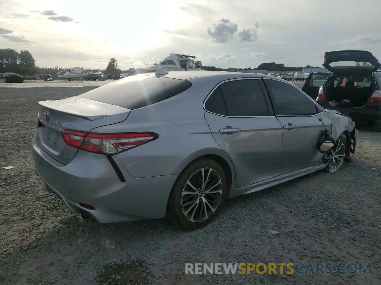 3 fotografías del automóvil dañado 4T1B11HK6KU170078 TOYOTA CAMRY 2019