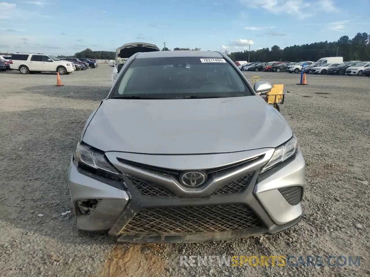 5 fotografías del automóvil dañado 4T1B11HK6KU170078 TOYOTA CAMRY 2019