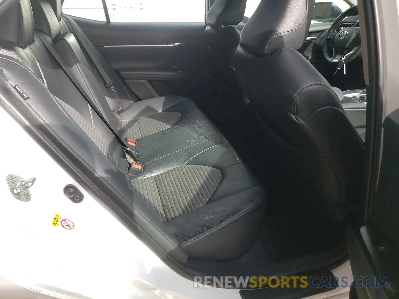 6 fotografías del automóvil dañado 4T1B11HK6KU173031 TOYOTA CAMRY 2019