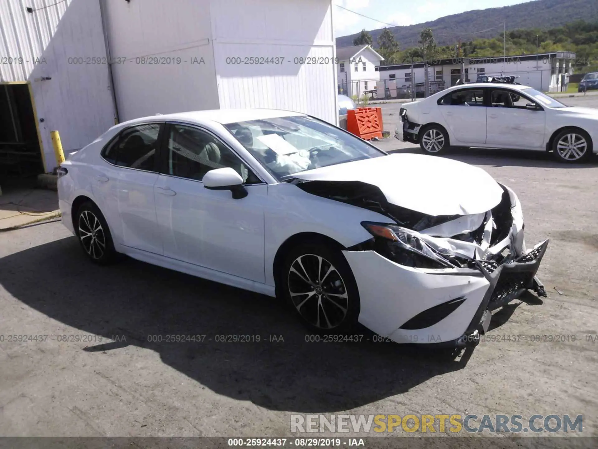 1 fotografías del automóvil dañado 4T1B11HK6KU174017 TOYOTA CAMRY 2019