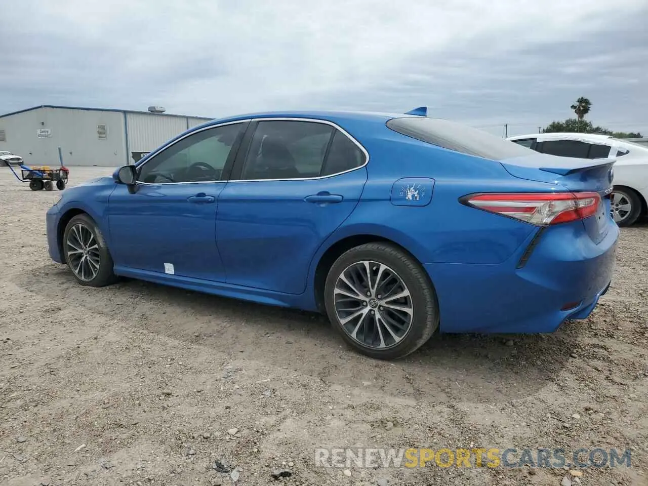 2 fotografías del automóvil dañado 4T1B11HK6KU186958 TOYOTA CAMRY 2019