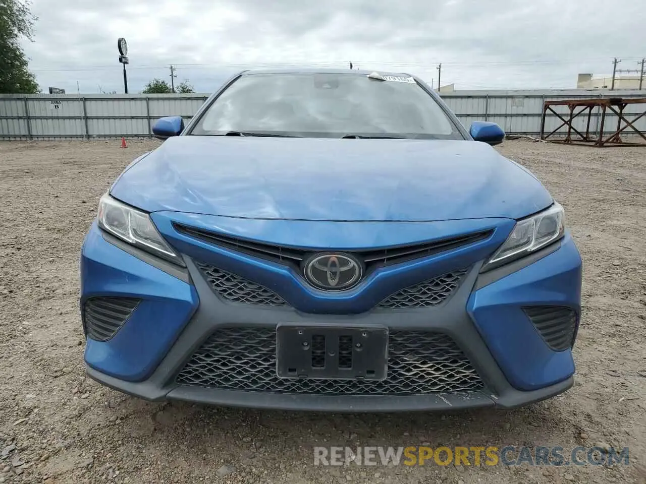 5 fotografías del automóvil dañado 4T1B11HK6KU186958 TOYOTA CAMRY 2019