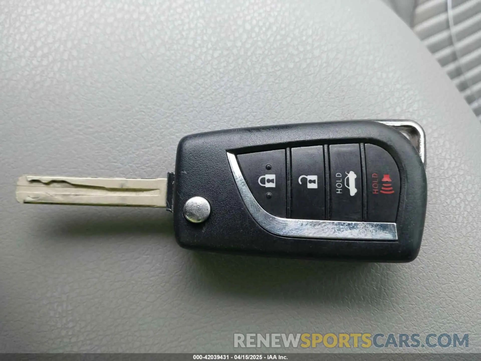 11 fotografías del automóvil dañado 4T1B11HK6KU193067 TOYOTA CAMRY 2019