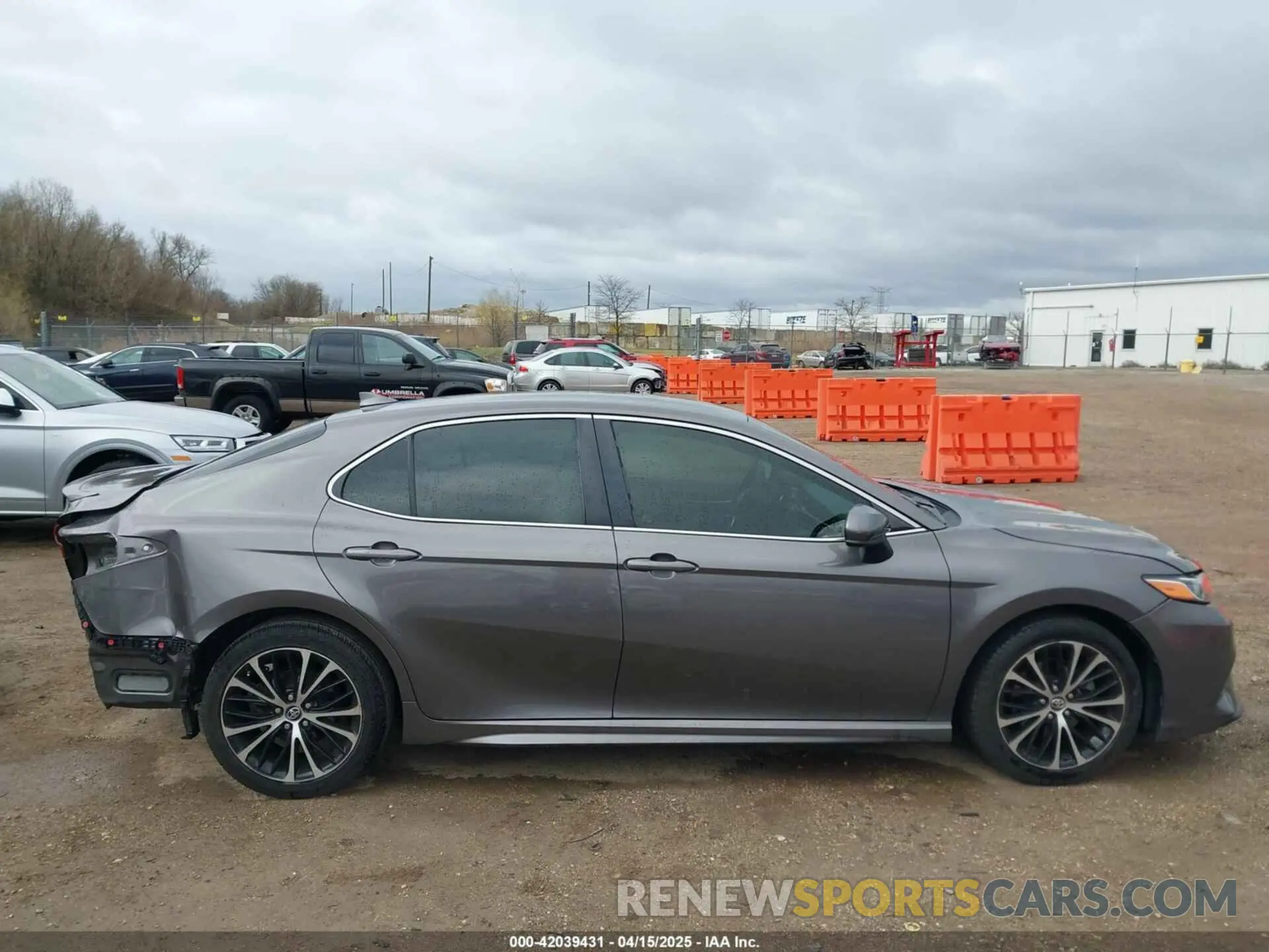 13 fotografías del automóvil dañado 4T1B11HK6KU193067 TOYOTA CAMRY 2019