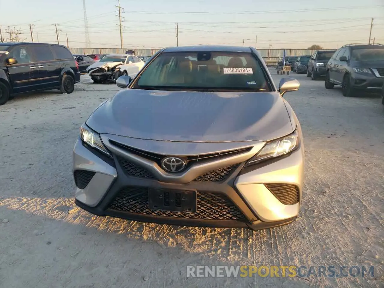 5 fotografías del automóvil dañado 4T1B11HK6KU204049 TOYOTA CAMRY 2019