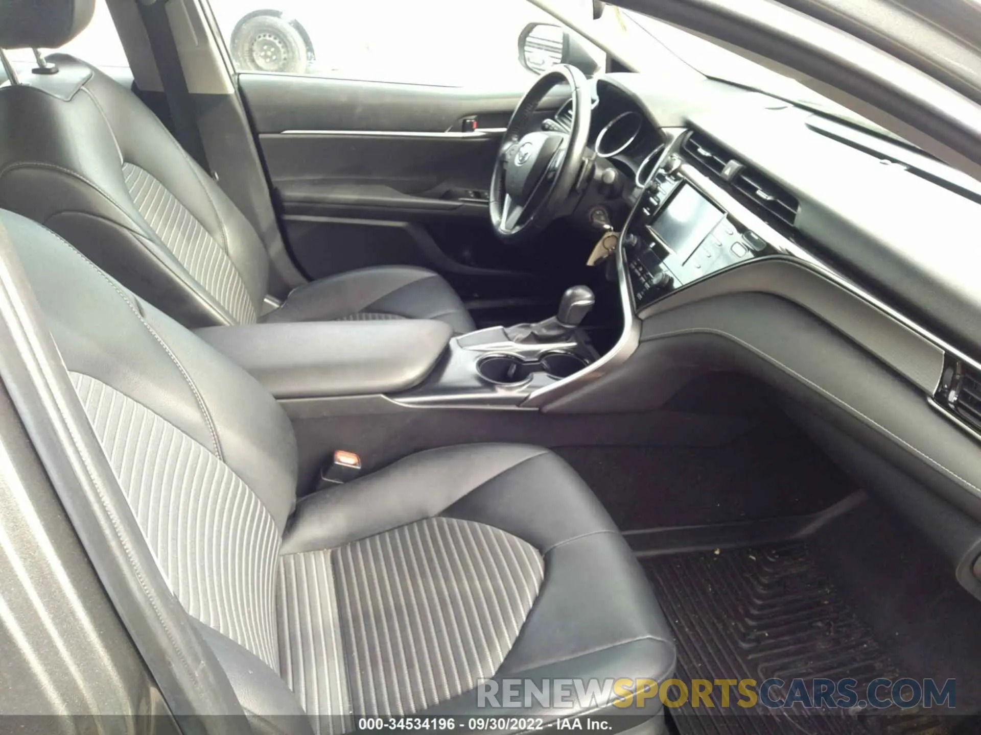 5 fotografías del automóvil dañado 4T1B11HK6KU209865 TOYOTA CAMRY 2019