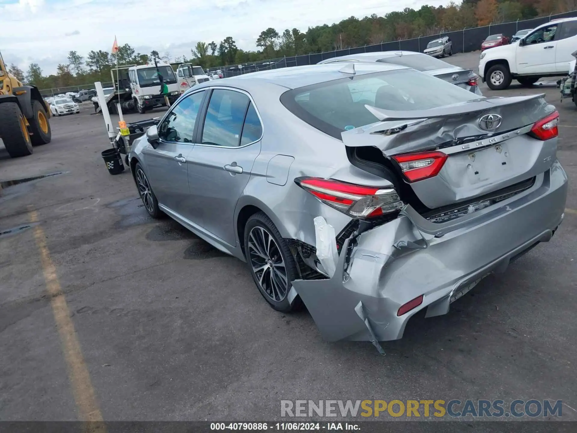 3 fotografías del automóvil dañado 4T1B11HK6KU210210 TOYOTA CAMRY 2019