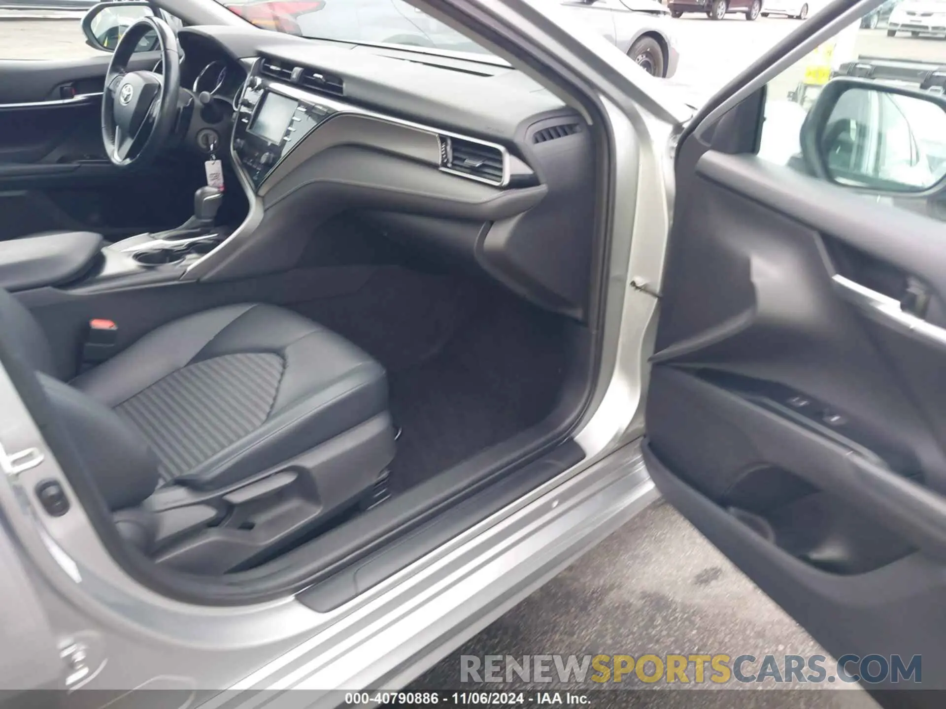 5 fotografías del automóvil dañado 4T1B11HK6KU210210 TOYOTA CAMRY 2019