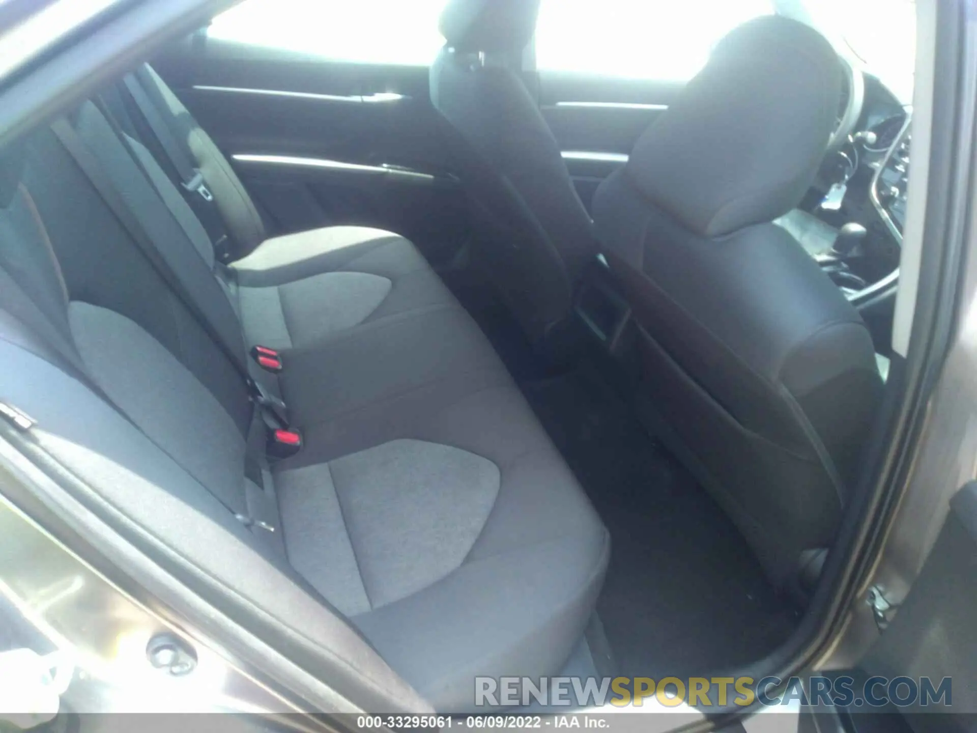 8 fotografías del automóvil dañado 4T1B11HK6KU219151 TOYOTA CAMRY 2019