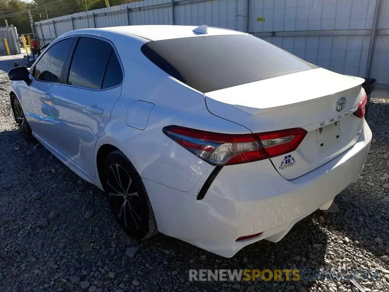 3 fotografías del automóvil dañado 4T1B11HK6KU226357 TOYOTA CAMRY 2019