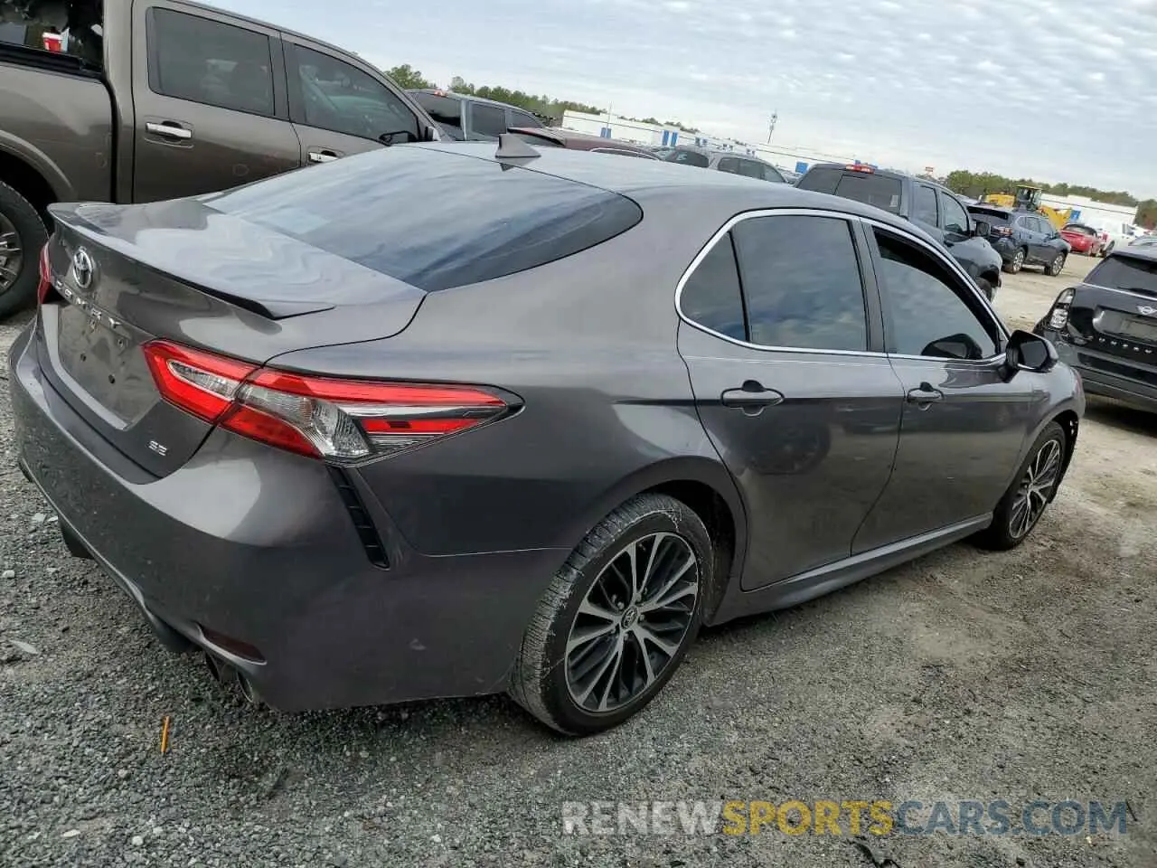 3 fotografías del automóvil dañado 4T1B11HK6KU228626 TOYOTA CAMRY 2019