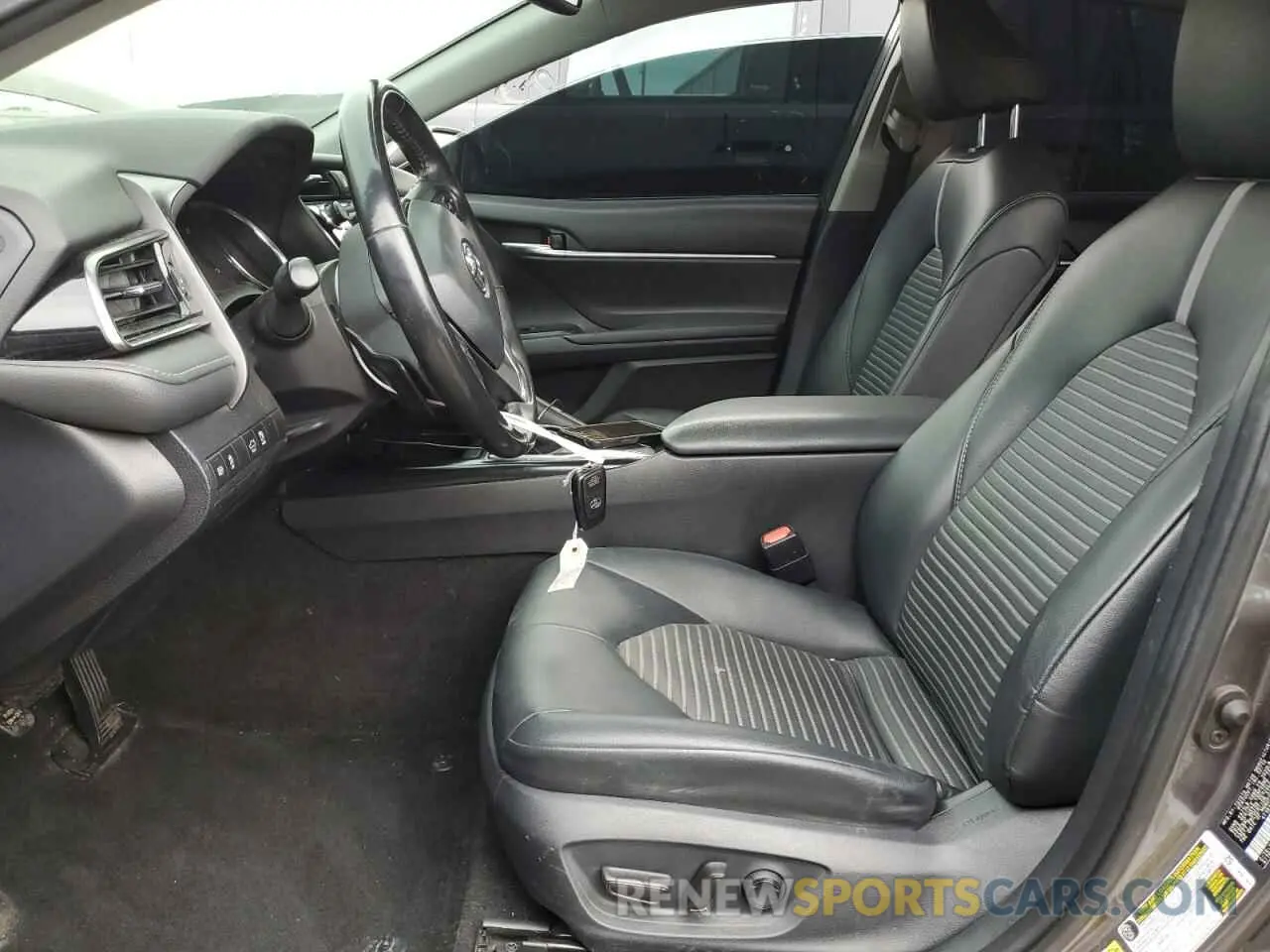 7 fotografías del automóvil dañado 4T1B11HK6KU228626 TOYOTA CAMRY 2019