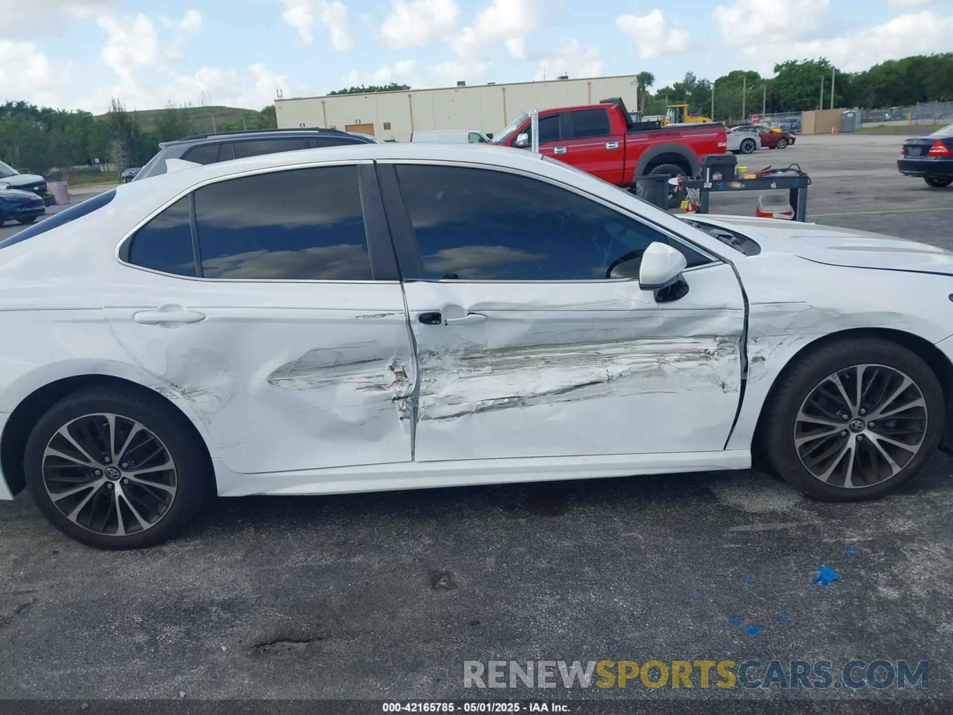 13 fotografías del automóvil dañado 4T1B11HK6KU230652 TOYOTA CAMRY 2019
