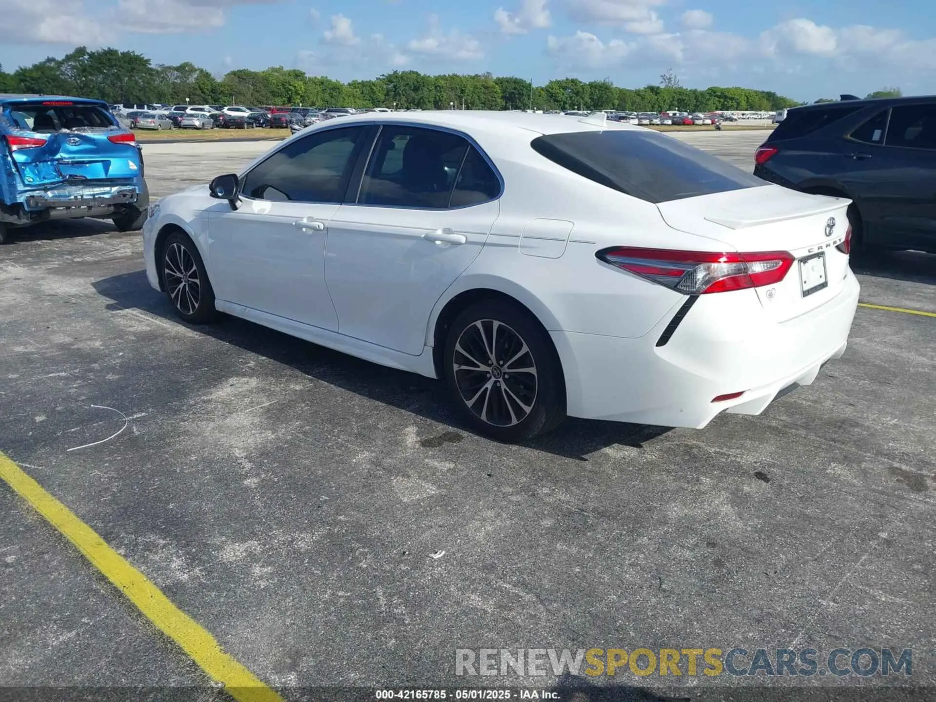 3 fotografías del automóvil dañado 4T1B11HK6KU230652 TOYOTA CAMRY 2019